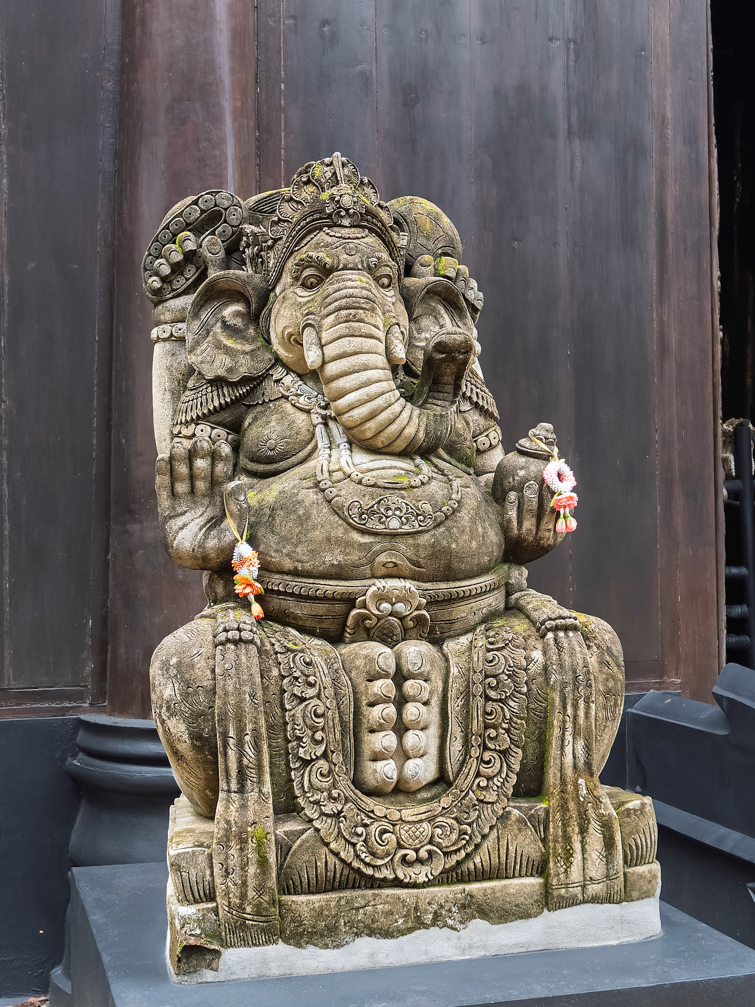 Chiang Rai - Baan Dam Museum or "Black Temple"