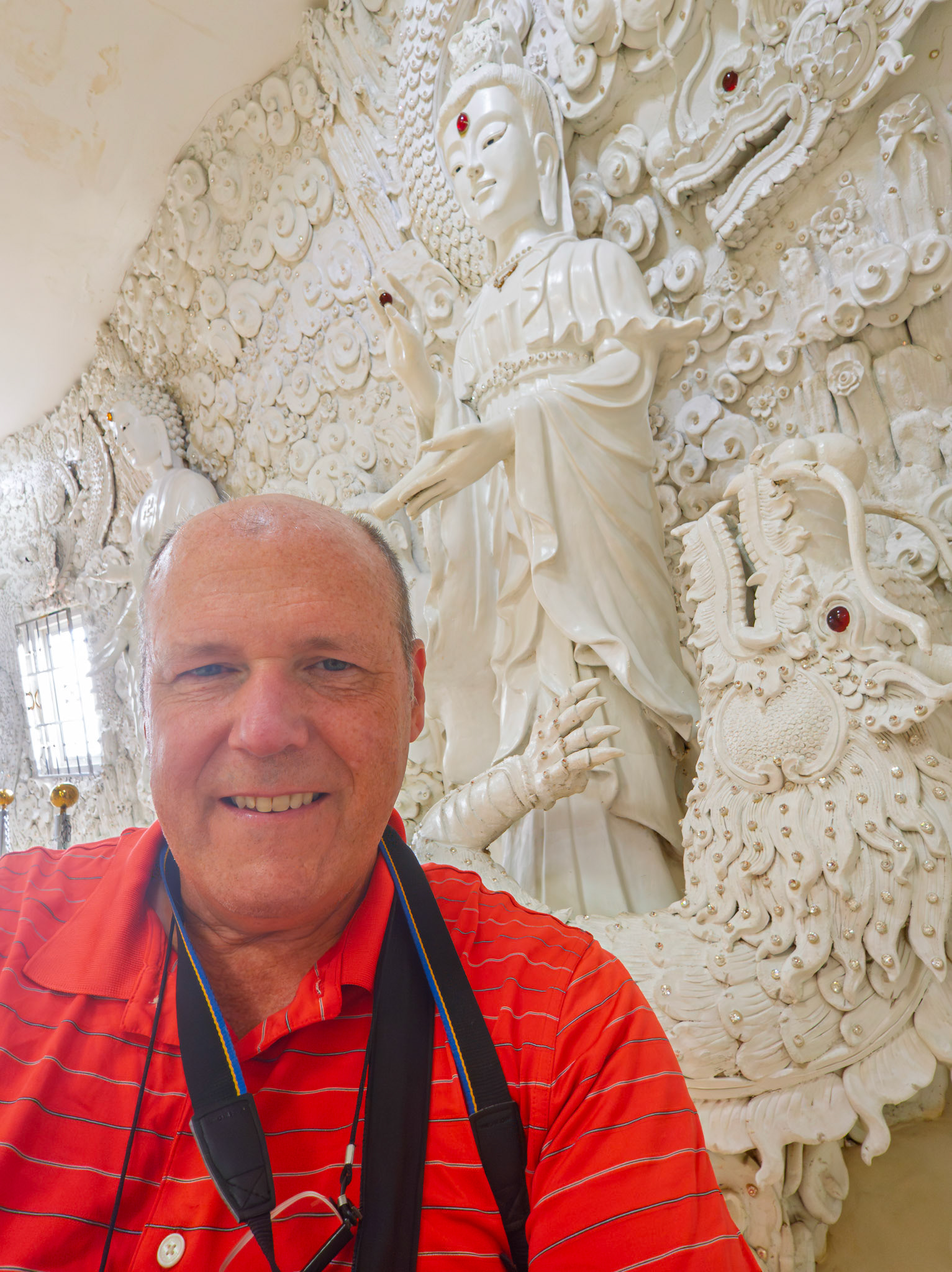 Chiang Rai - Wat Huay Pluak (The White Buddha Temple)