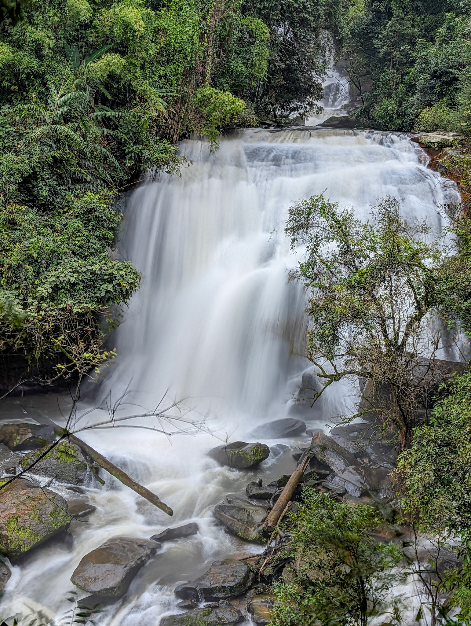 oi Inthanon National Park - Wachirathan Waterfall