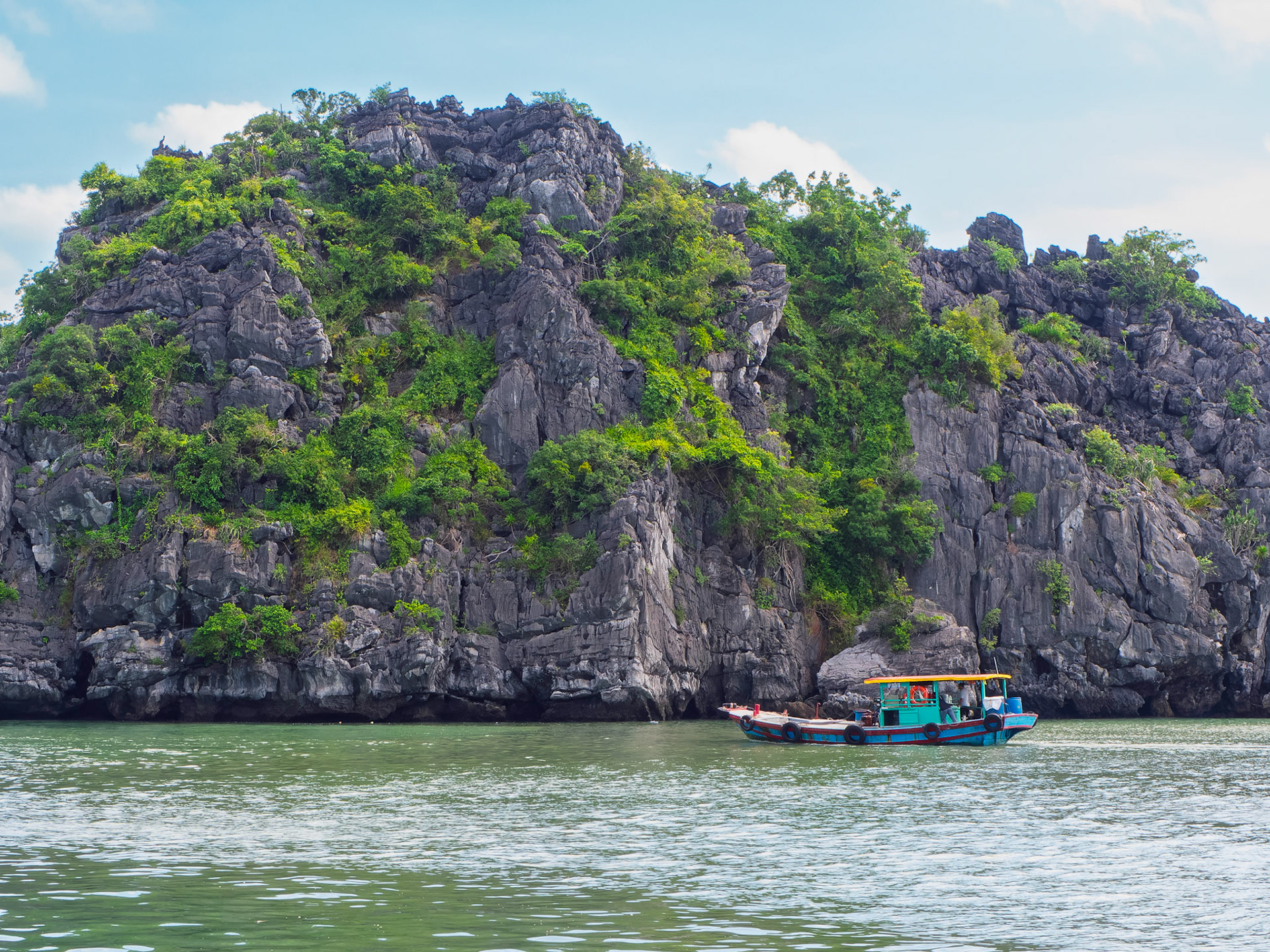 Cat Ba Island Boat Tour of Lan Ha Bay