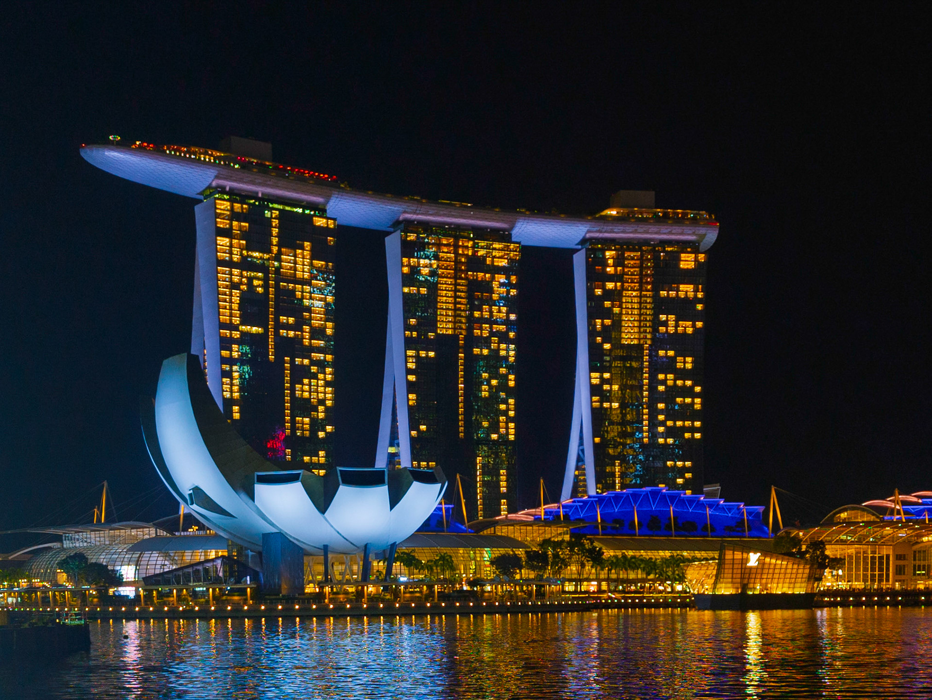 Singapore - ArtScience Museum and Sands Hotel