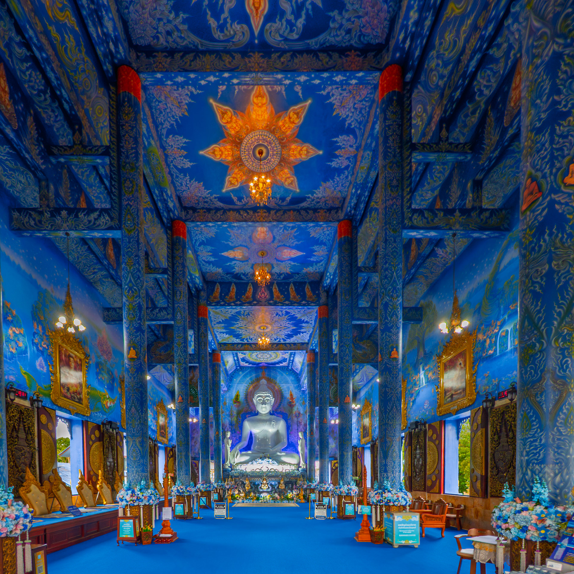 Chiang Rai - Wat Rong Suea Ten or "Blue Temple"