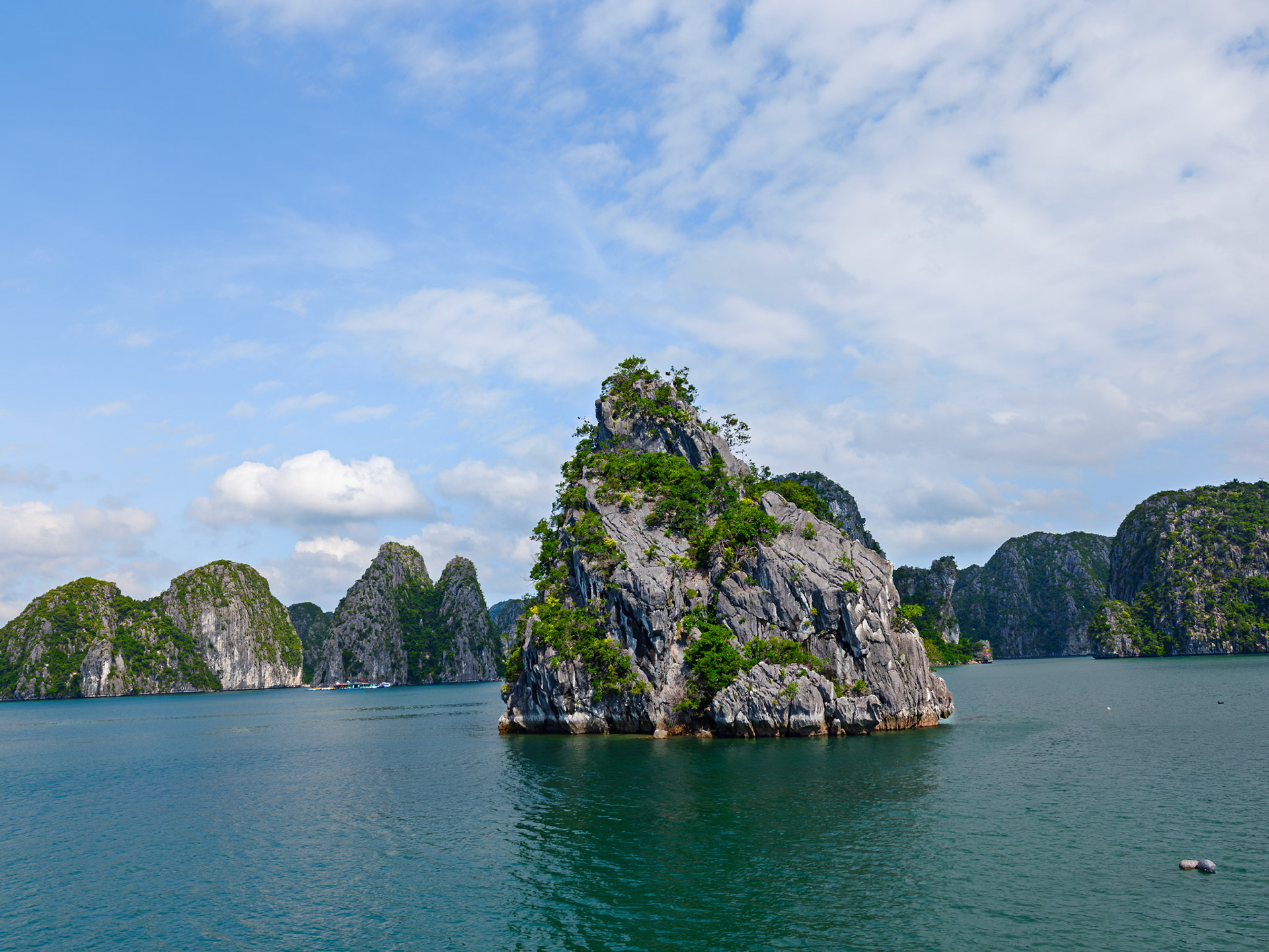 Cat Ba Island Boat Tour of Lan Ha Bay