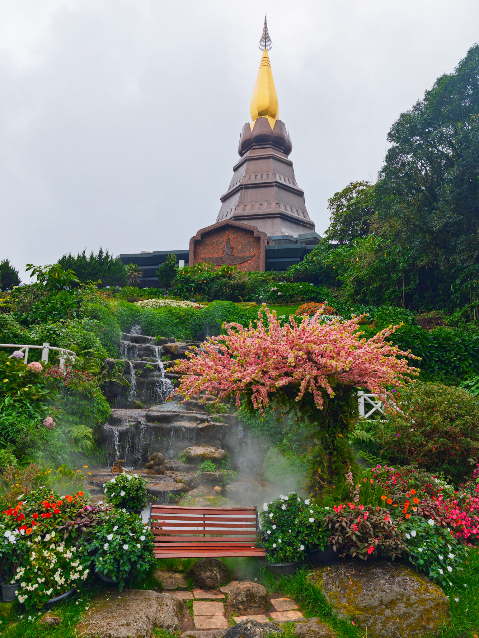 oi Inthanon National Park - Wat Phra That Doi Inthanon