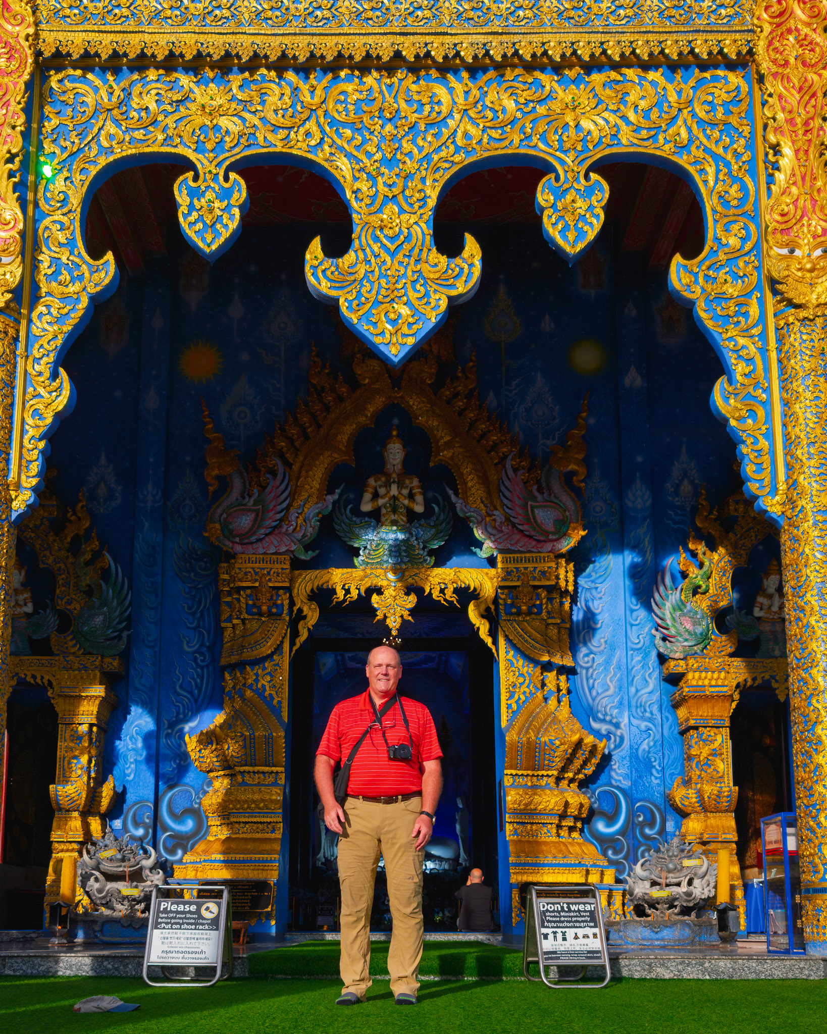 Chiang Rai - Wat Rong Suea Ten or "Blue Temple"