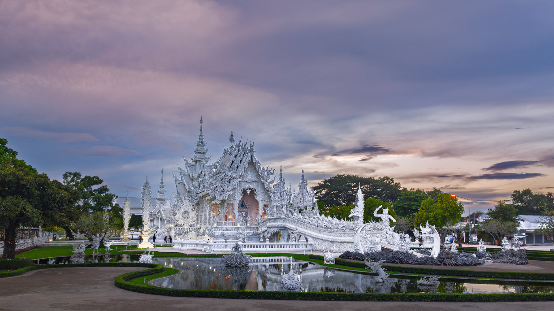 Chiang Rai - Wat Rong Khun or "White Temple"