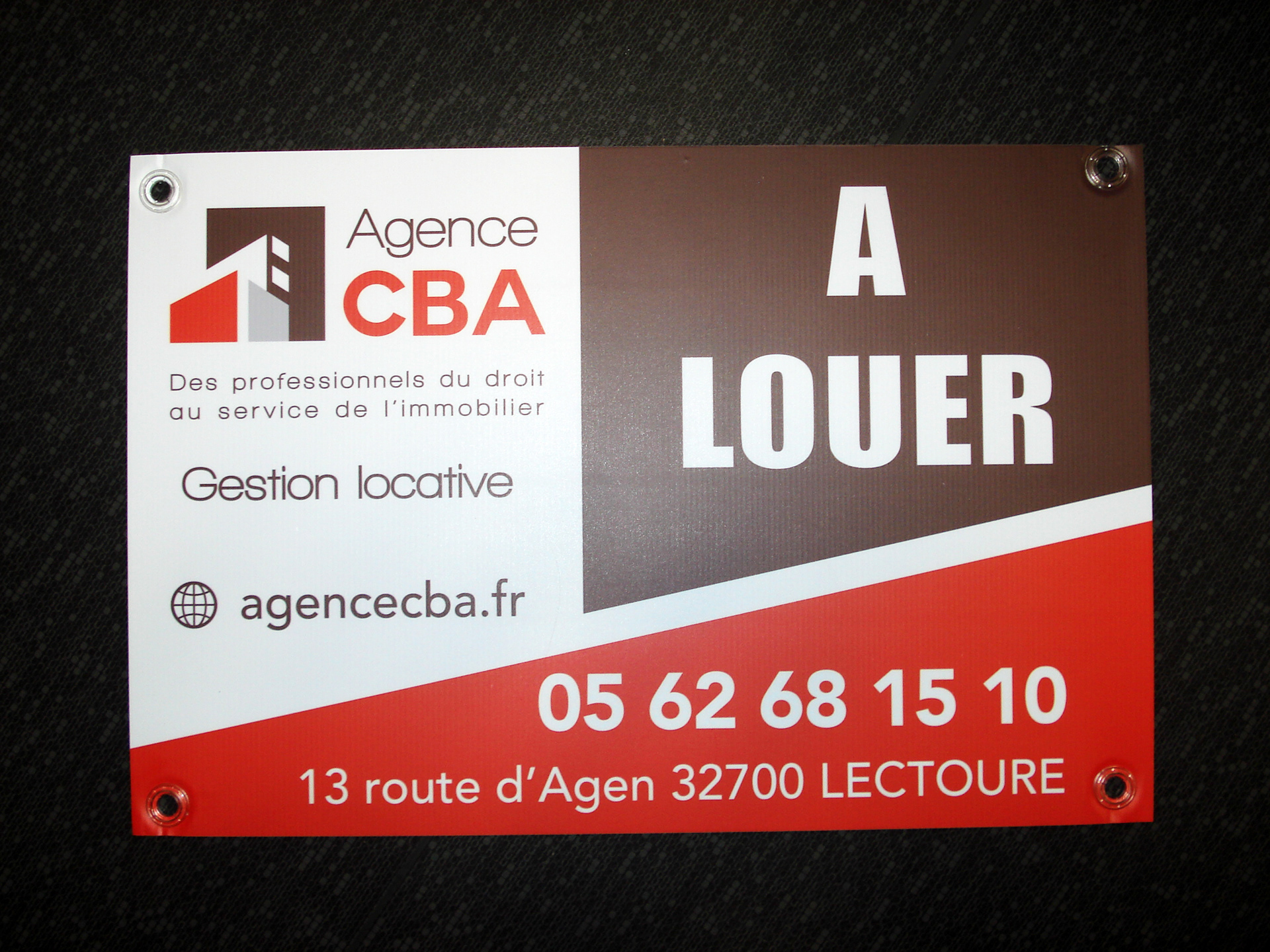 Panneau d'affichage Aquilux pour un bien immobilier