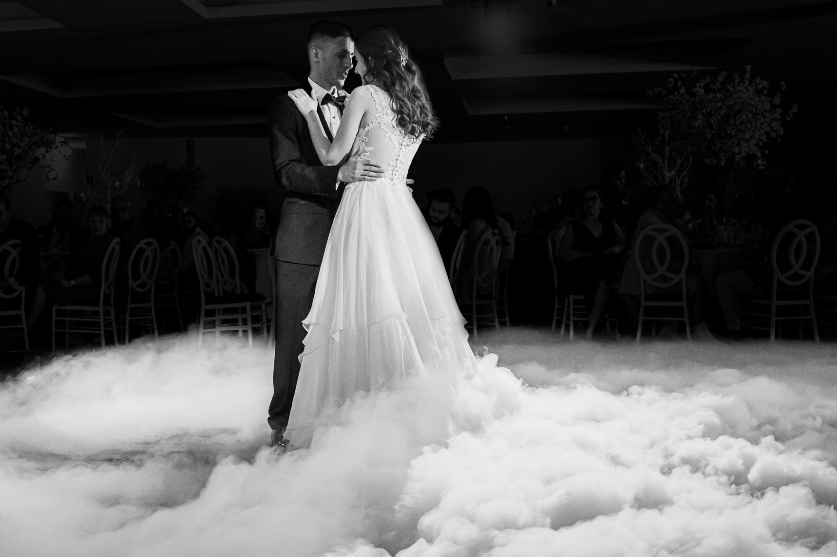 27 Oct - Mathew & Vanessa - First Dance Smoke