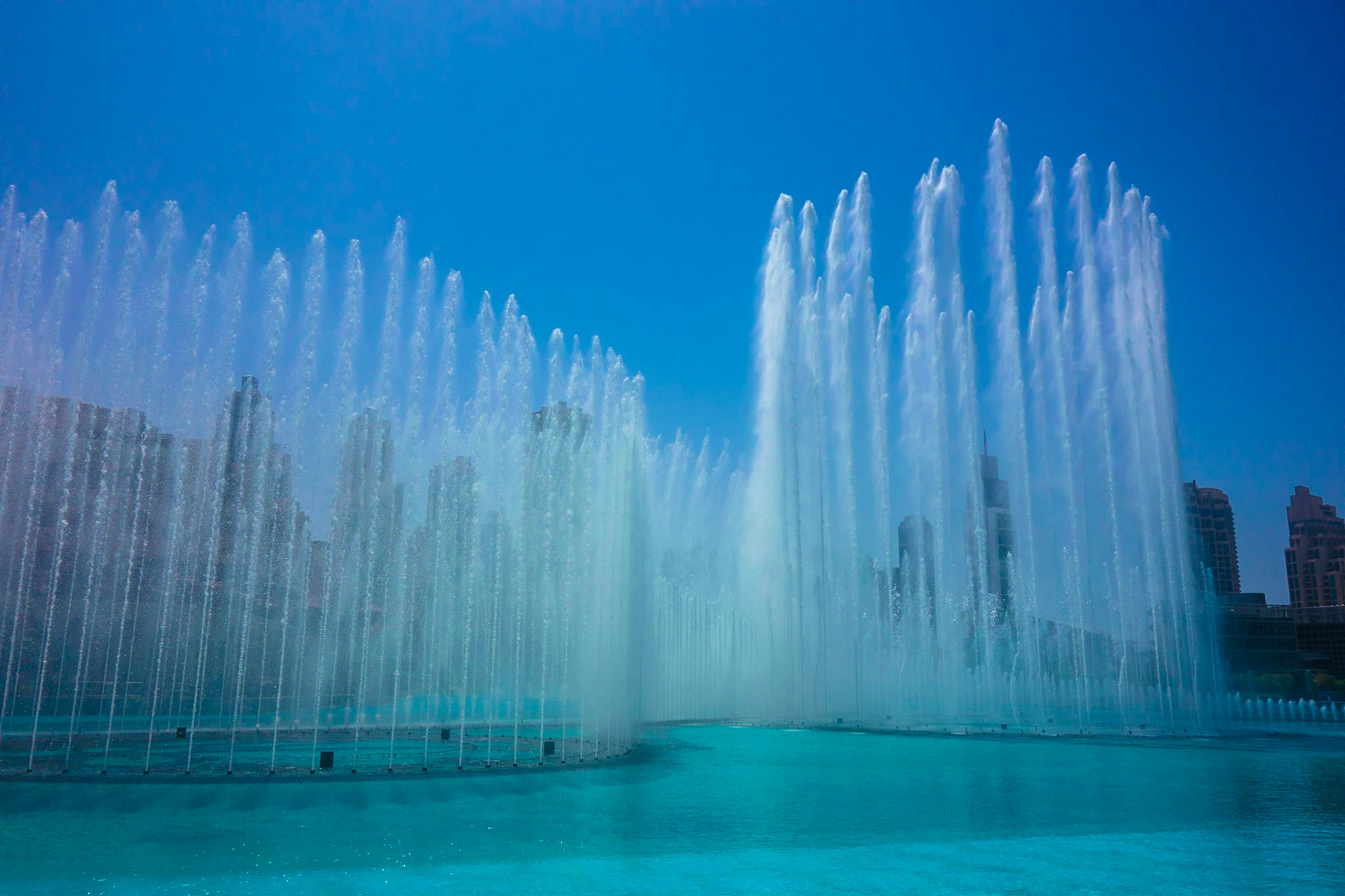 Dubai Mall Performance Lake