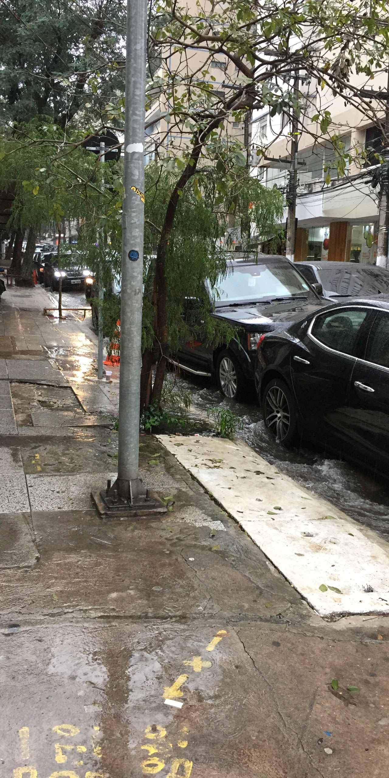 Flooded Traffic on Rue Oscar Friere