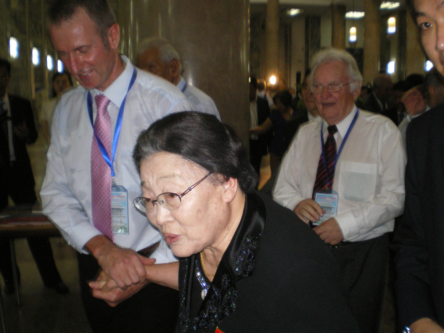 Pyongyang exhibition (2015) at the Grand Peoples Study House 인민대학습당.