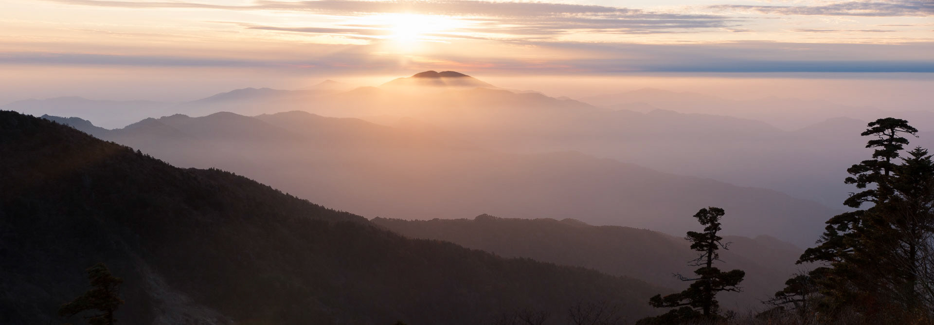 Sunset on Banya-bong in Jiri-san, RoK (2013).