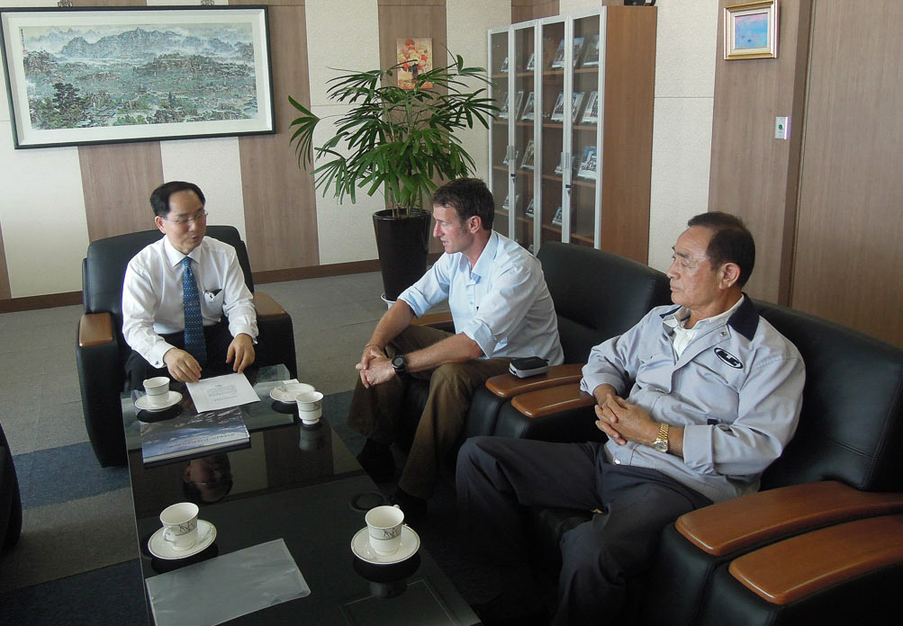 Meeting the Kaesong complex chief for South Korea. 
