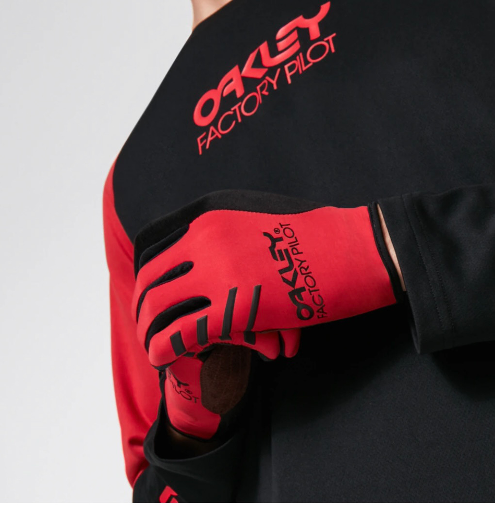 OAKLEY (MOUNTAIN BIKE)
