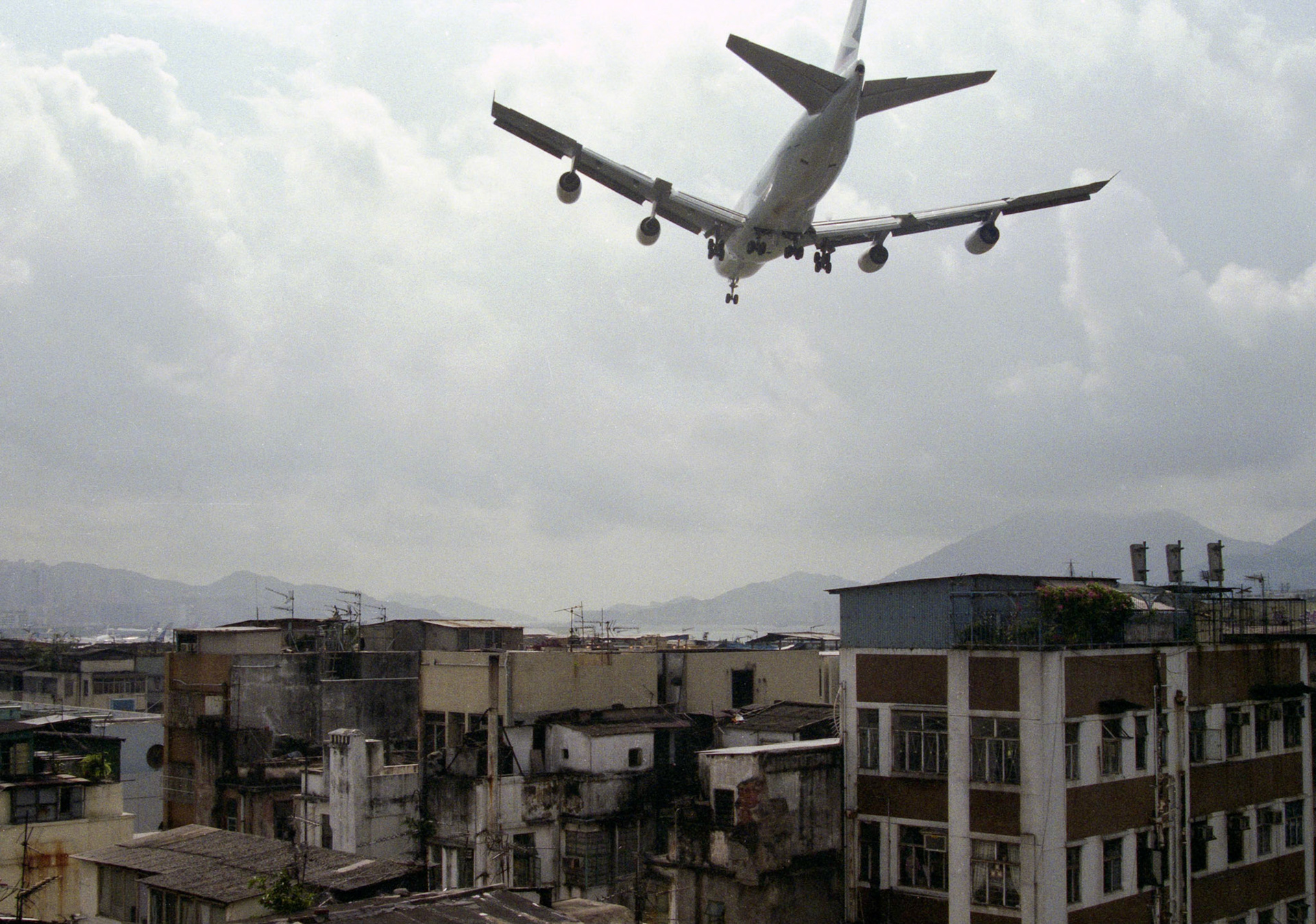 Hong Kong 1996 (Old airport)
