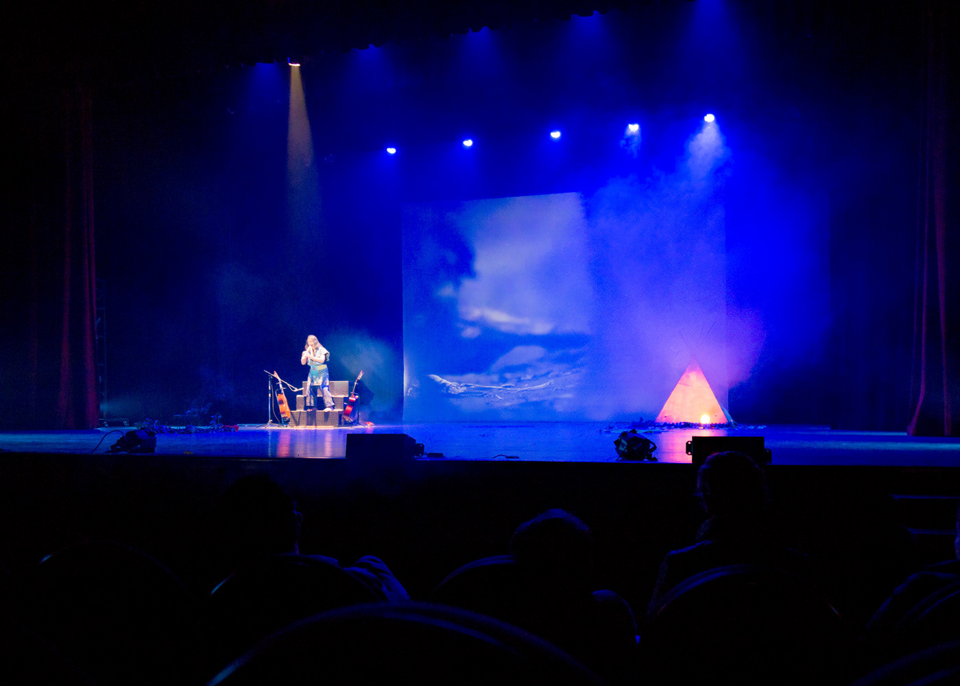 Enrique Males (Premio Eugenio Espejo) en Las Artes por Manabí (2017).