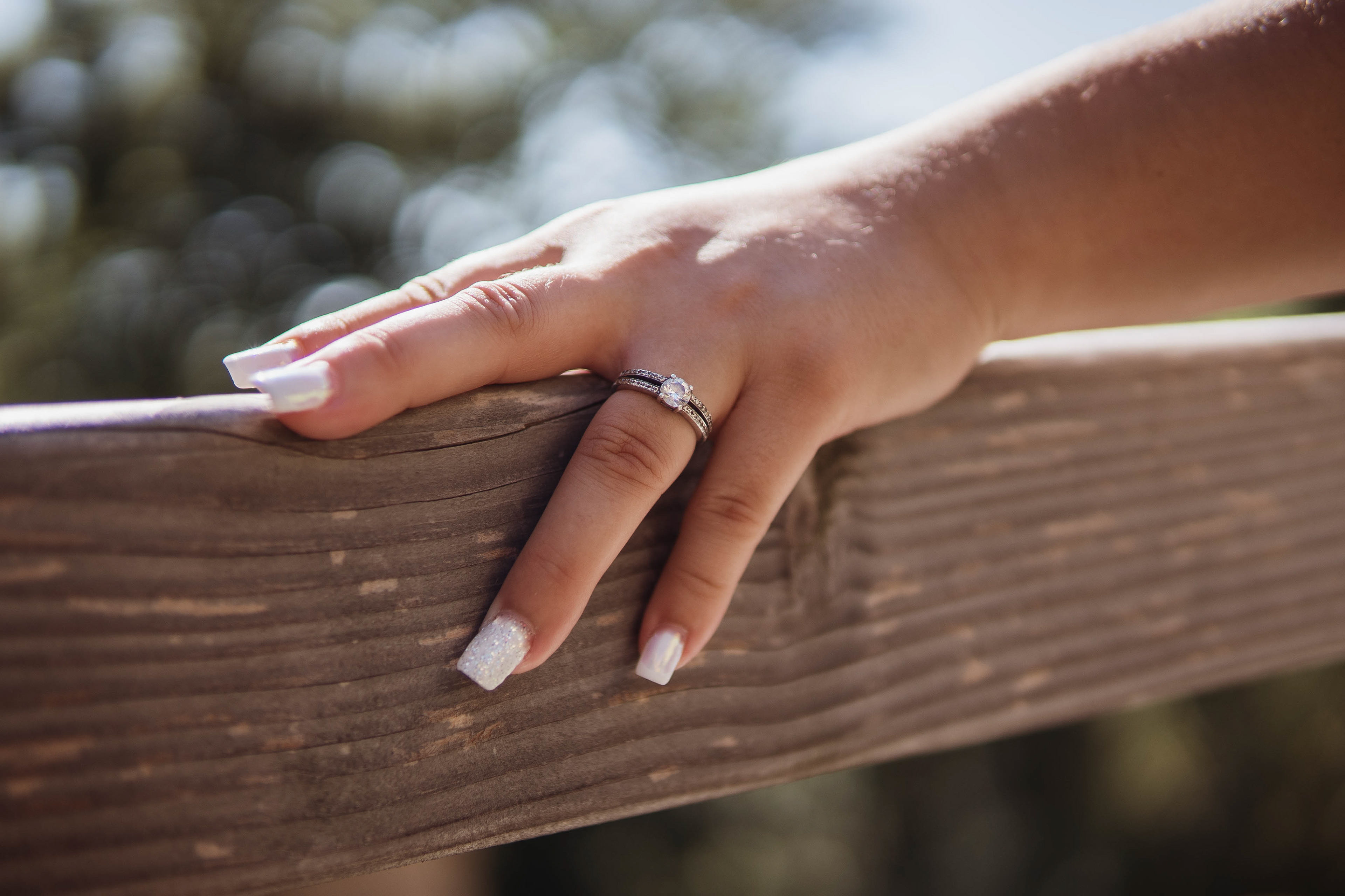 Hochzeitsfotos des Brautpaares auf der Burg Rötteln – natürliche und emotionale Aufnahmen
