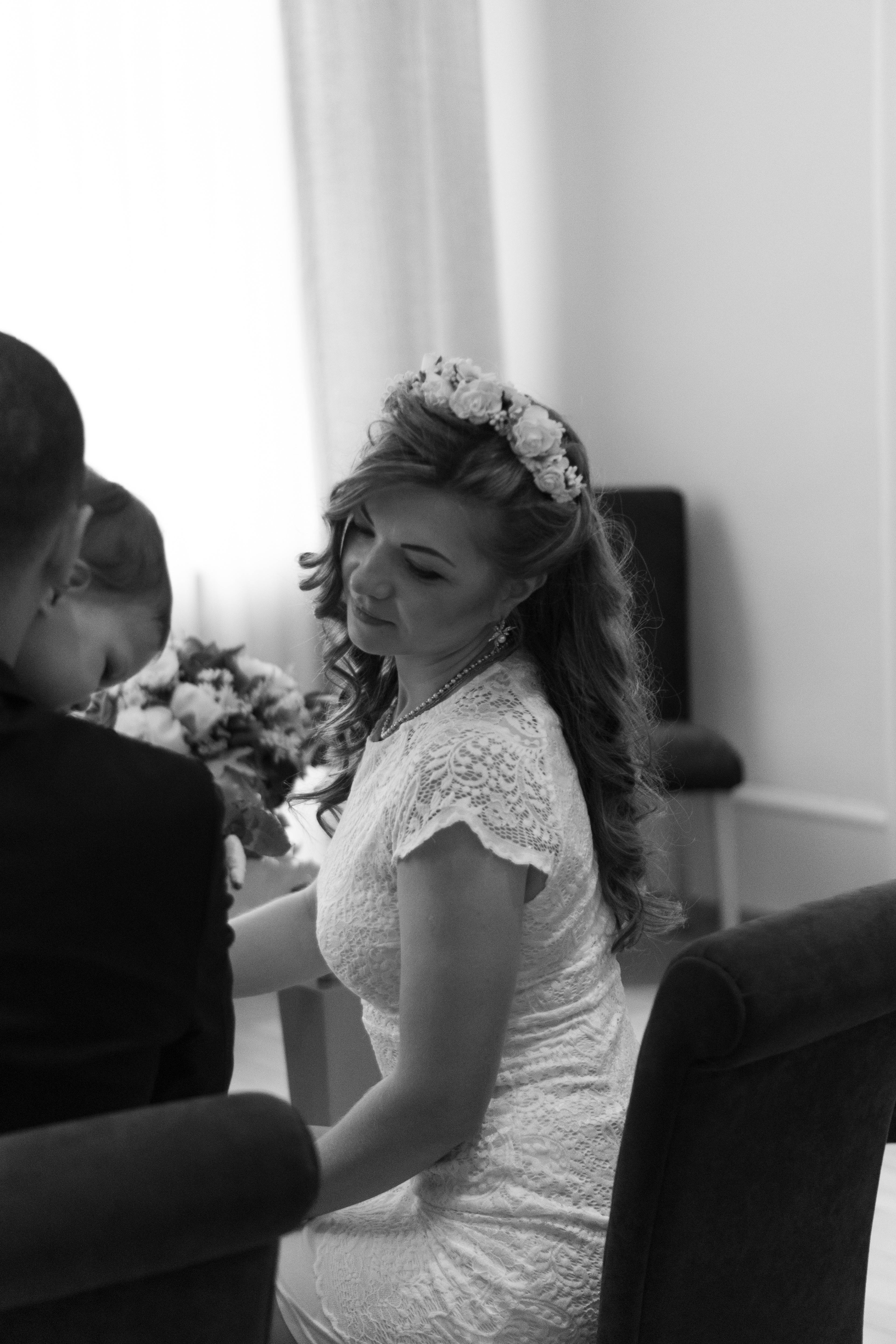 Brautpaar bei der standesamtlichen Hochzeit – professionelle Hochzeitsfotografie Schopfheim