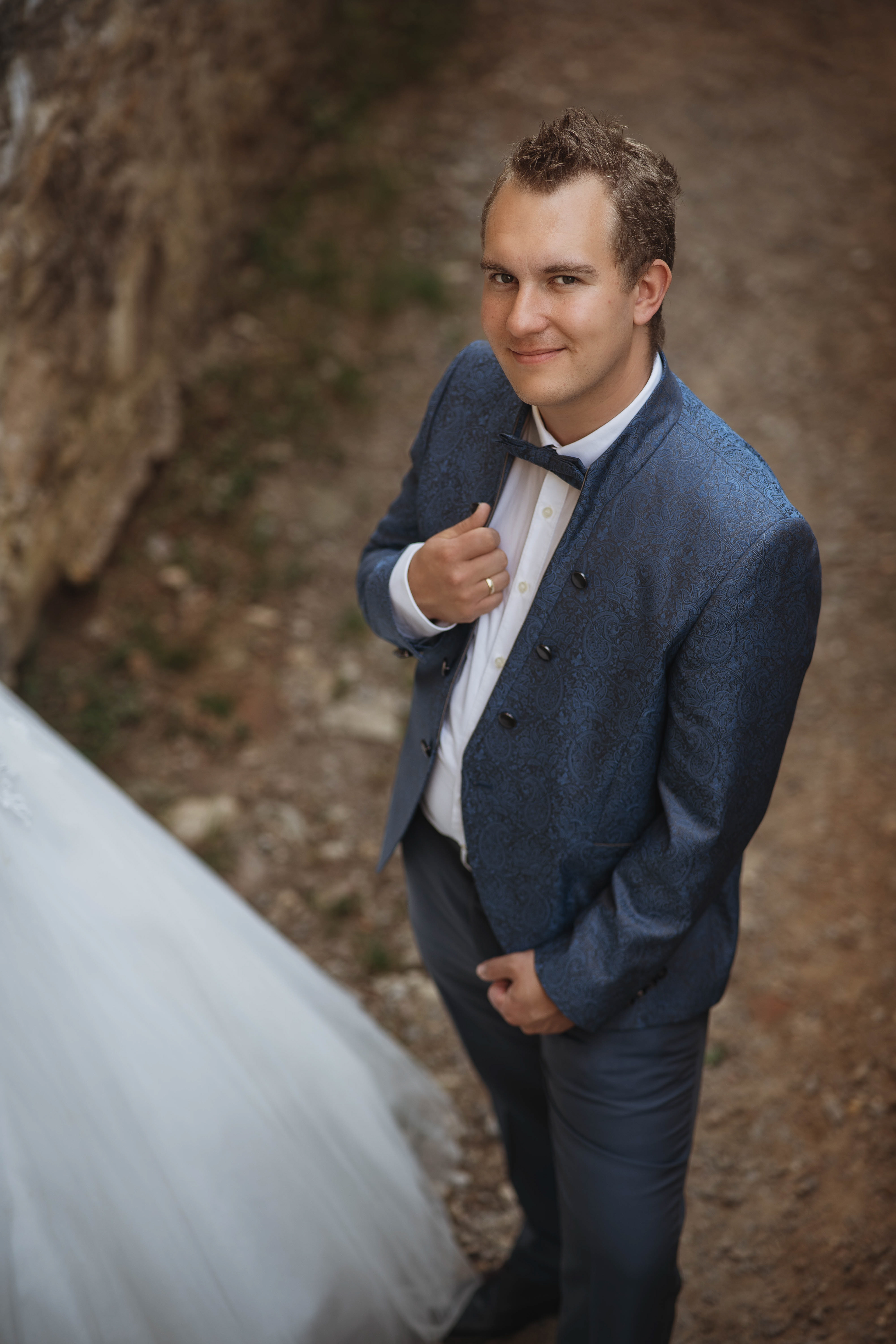 Romantische Paarporträts auf der historischen Burg Rötteln – professionelle Hochzeitsfotografie