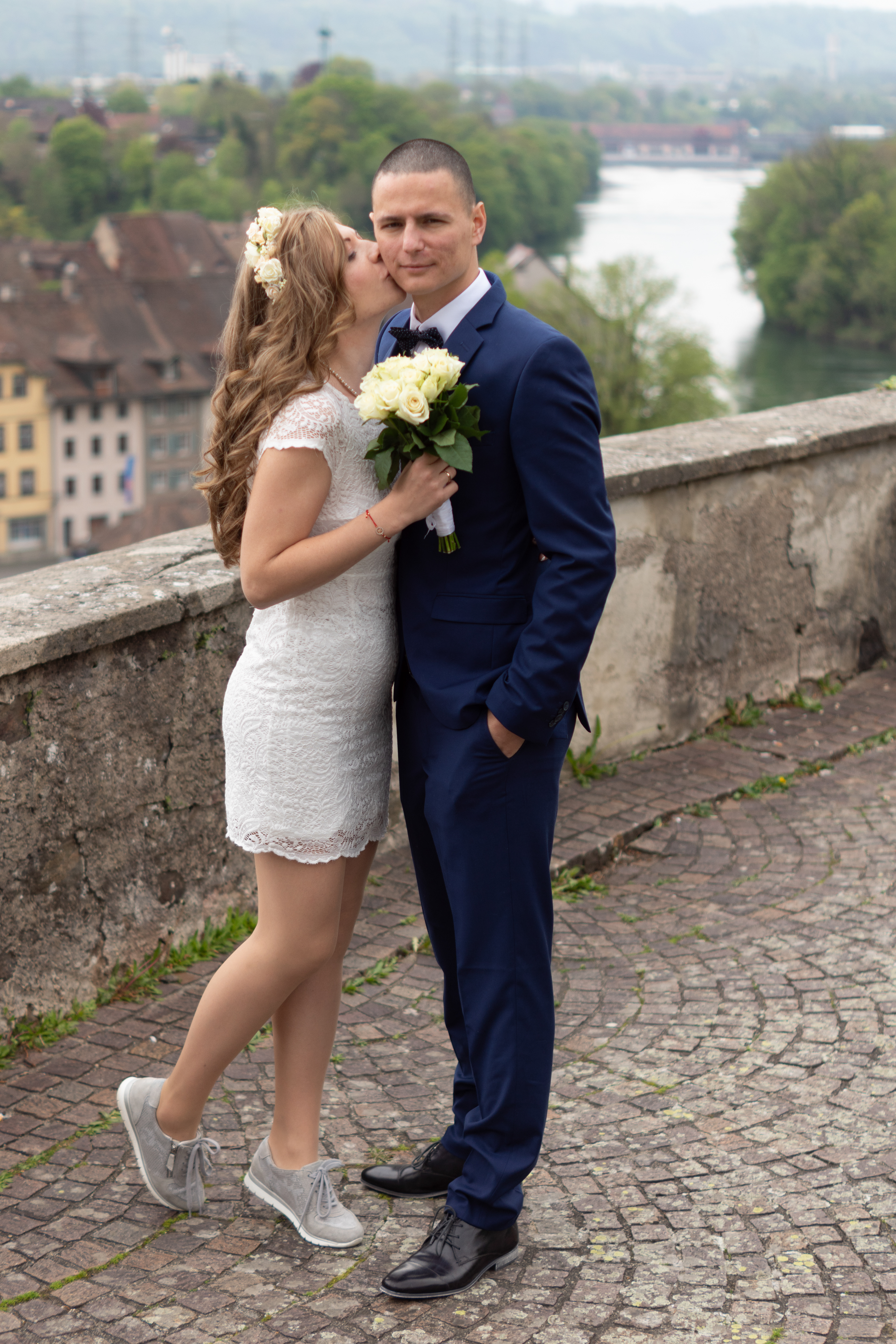 Romantische Brautpaarfotos in Laufenburg – professionelle Hochzeitsfotografie