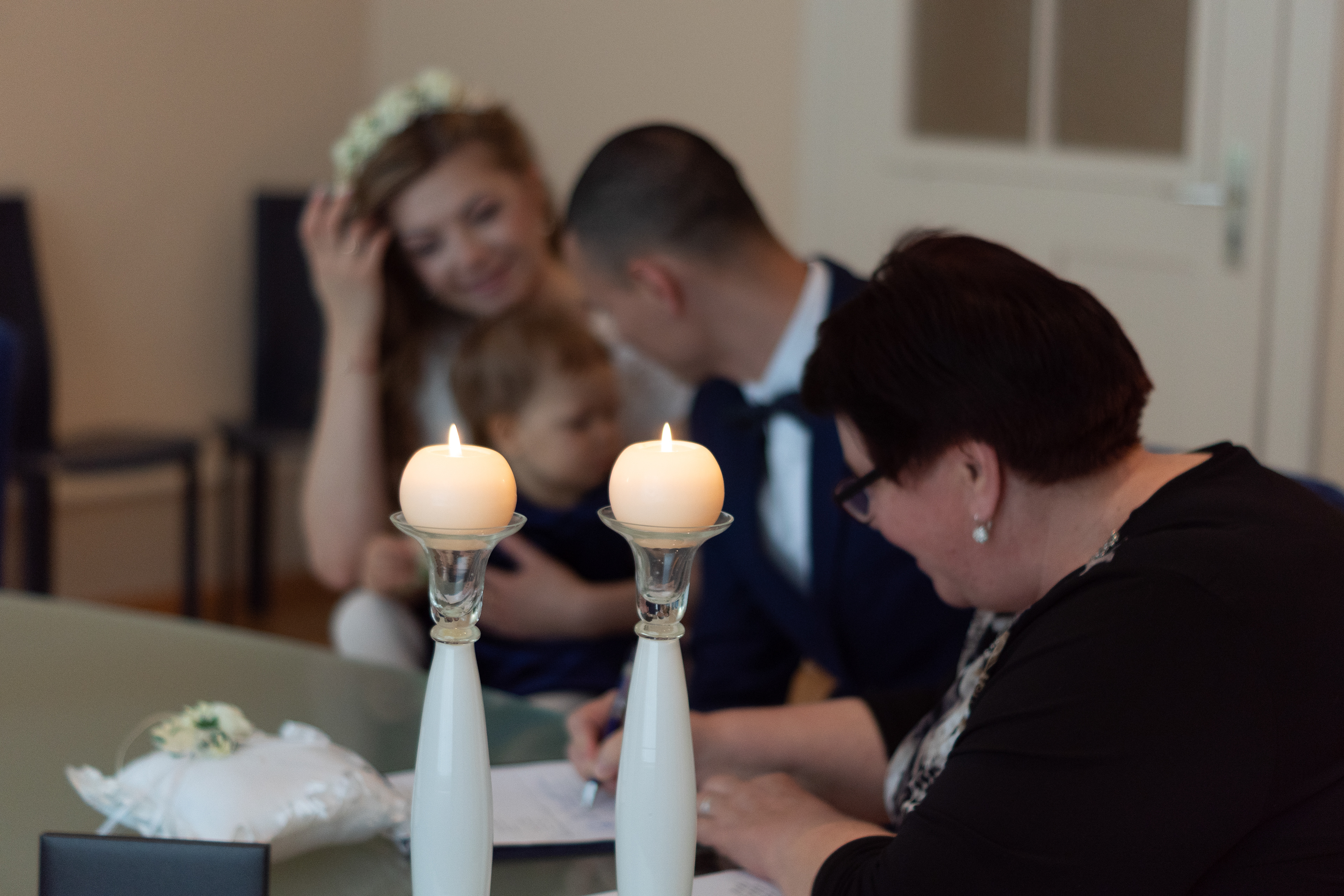 Brautpaar bei der standesamtlichen Hochzeit – professionelle Hochzeitsfotografie Schopfheim