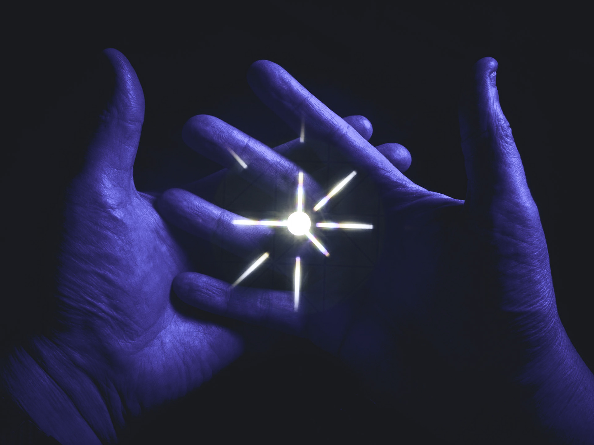 48/2023 - Hold A Light