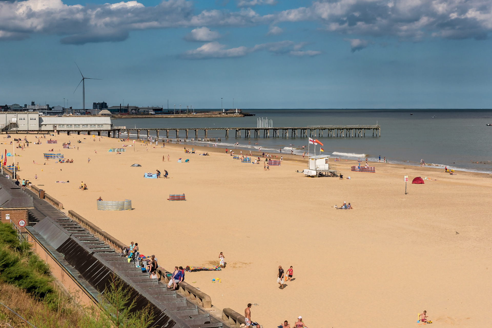 ©petereyles PEF3196 Lowestoft South Beach