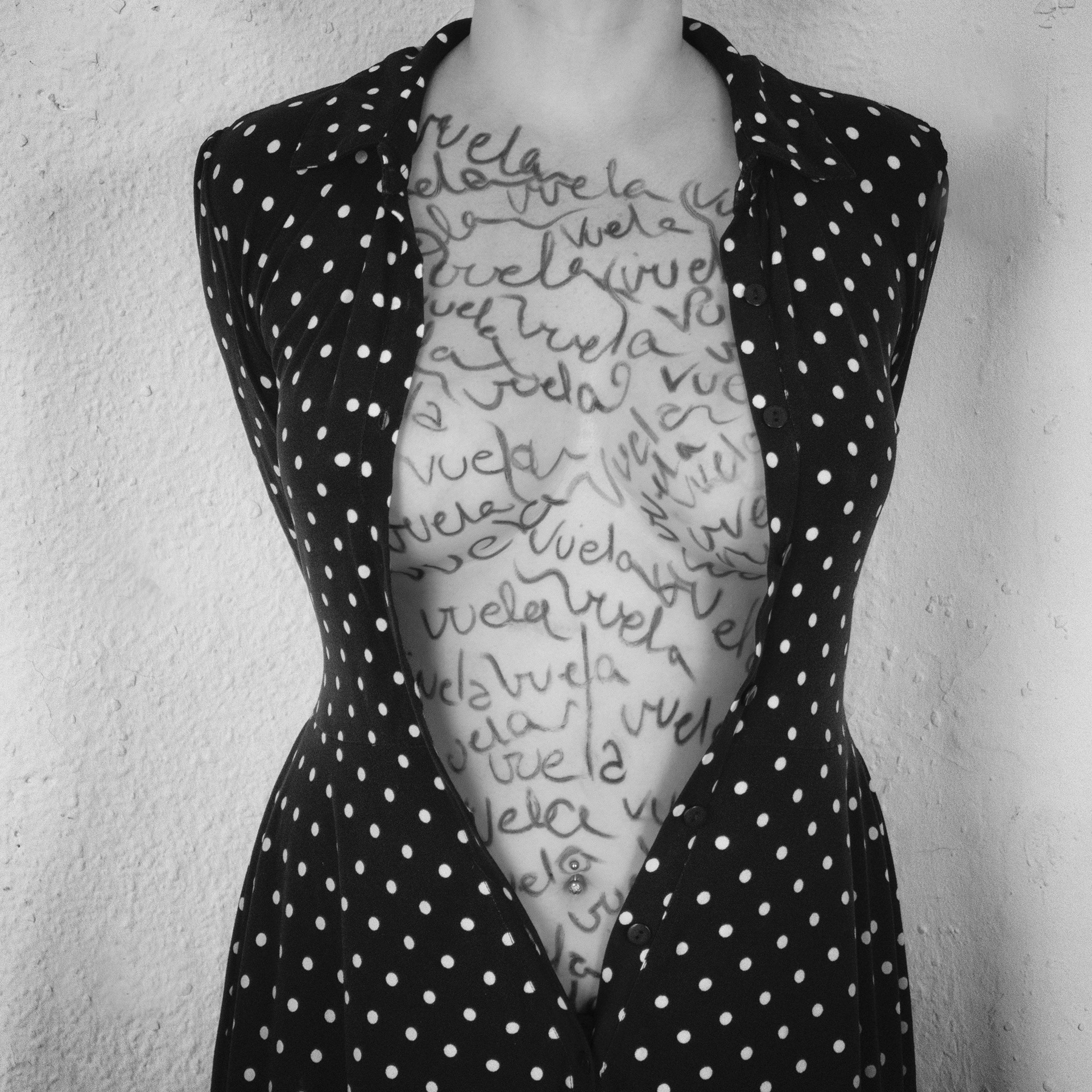 "Vuela, vuela, vuela, vuela, vuela" · 2020 · papel Fine Art 3 30 x 30 cm