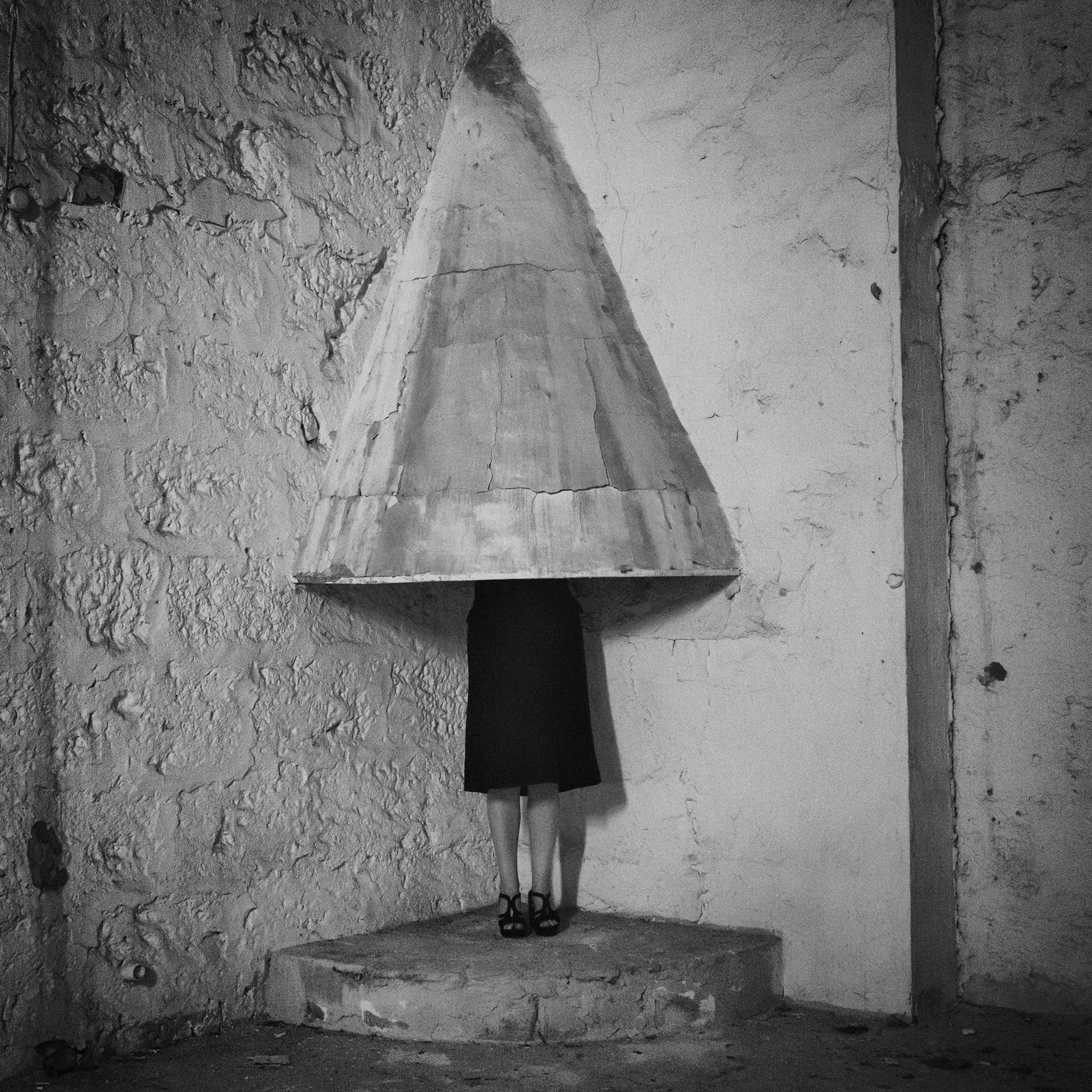 "En mi mundo........" · 2020 · papel Fine Art · 30 x 30 cm