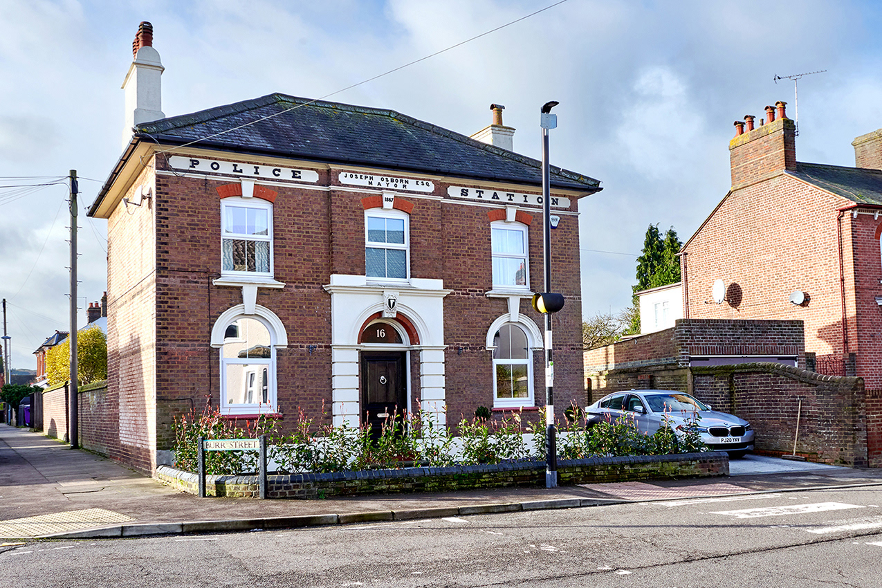 11-01-23 - The Old Nick.