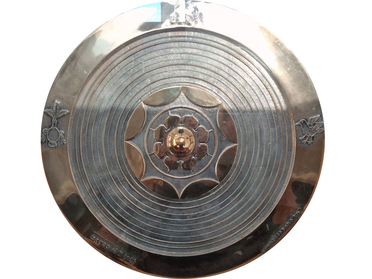 The Japanese mirror called Yata no kagami represents one’s truest self and being honest with yourself in all aspects.