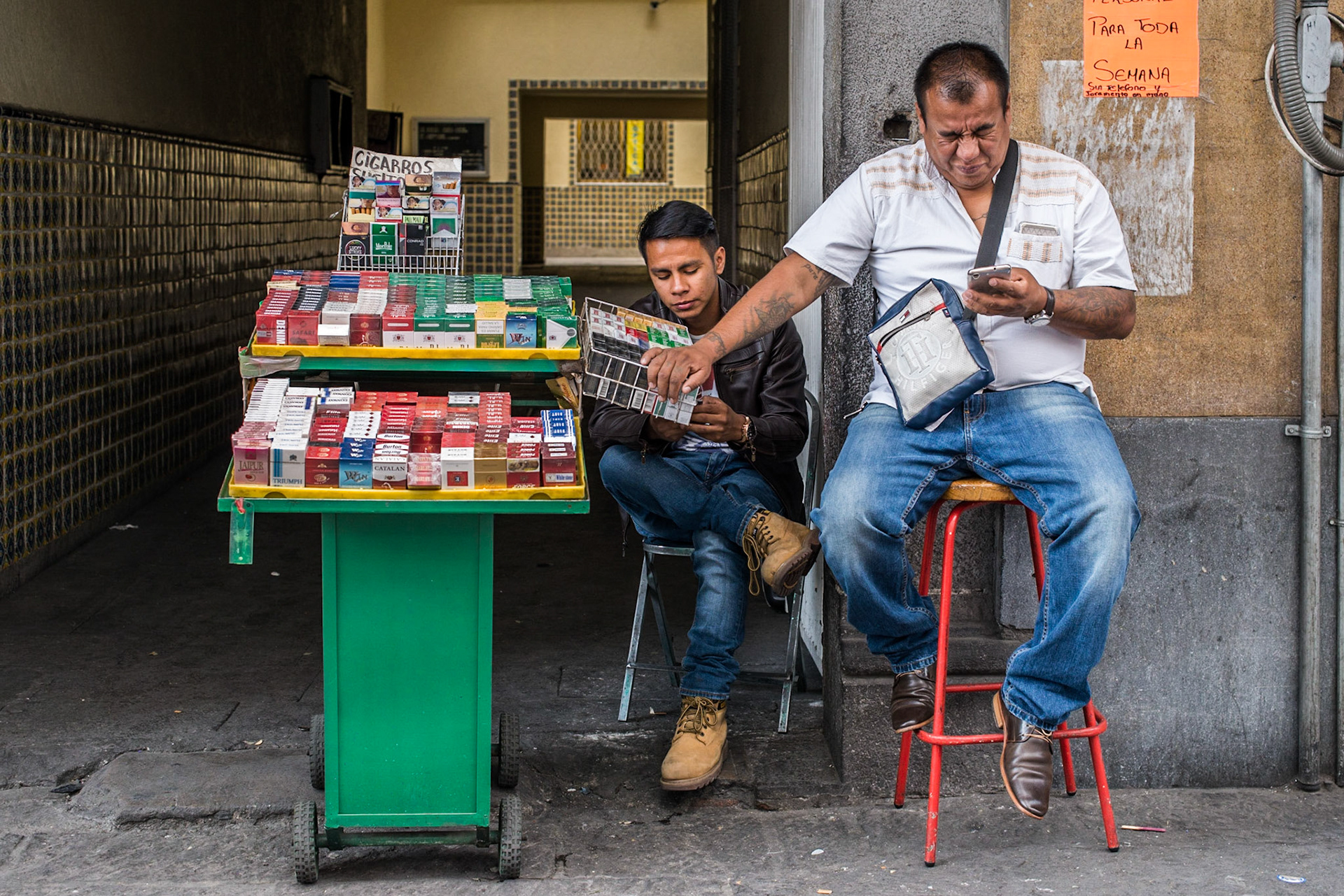Cigarette stand