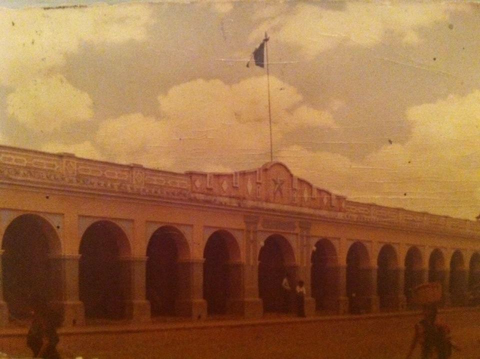 Municipalidad de San Martin Jilotepeque, antes del terremoto de 1976, tomada en Diciembre de 1975 por el señor Ramiro Martinez