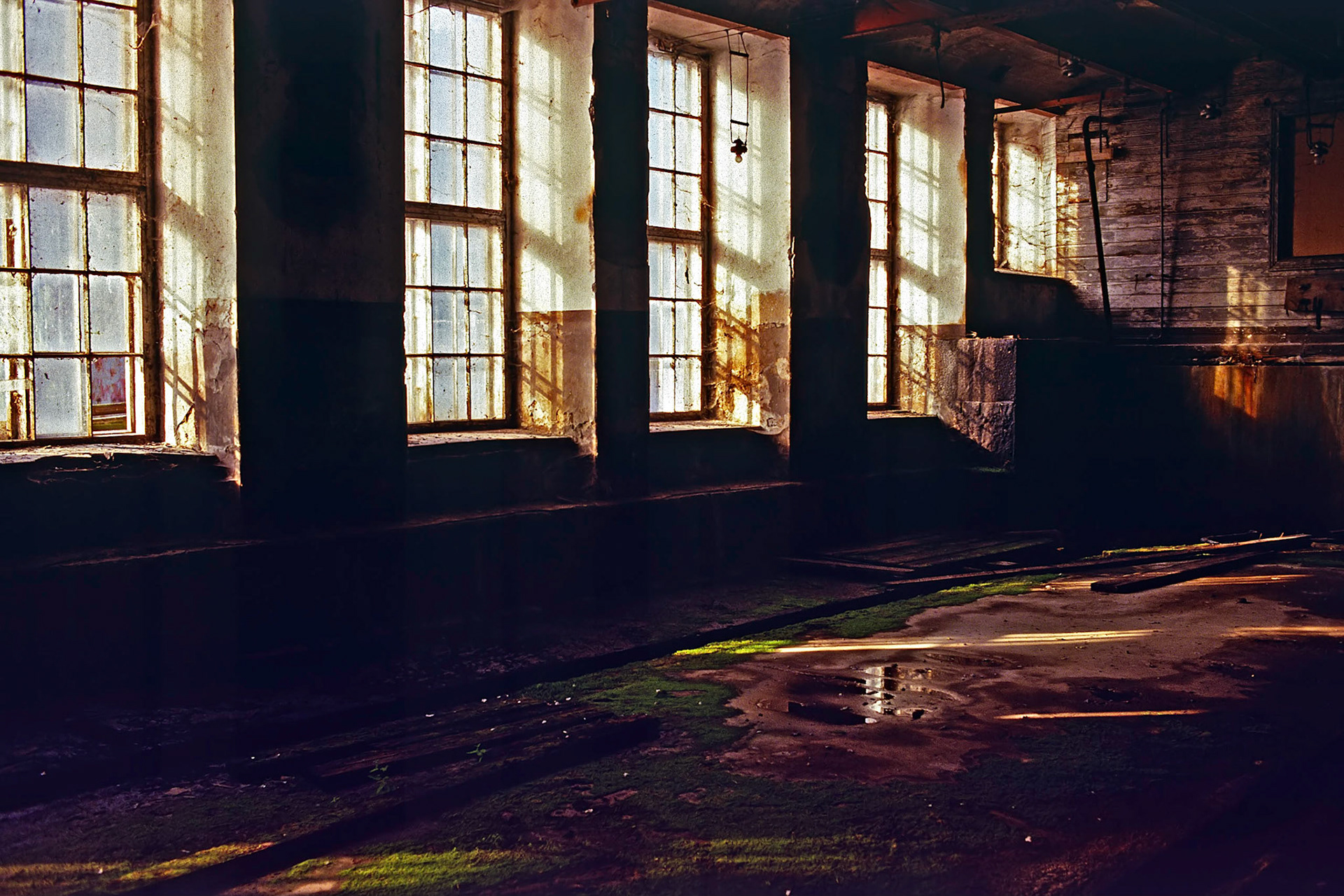 Drags gamla textilfabrik, längs strömmen i Norrköping