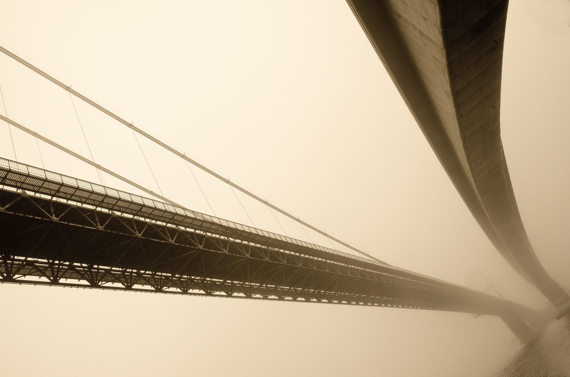 Varoddbroa in Kristiansand. This time the lines goes the other way.