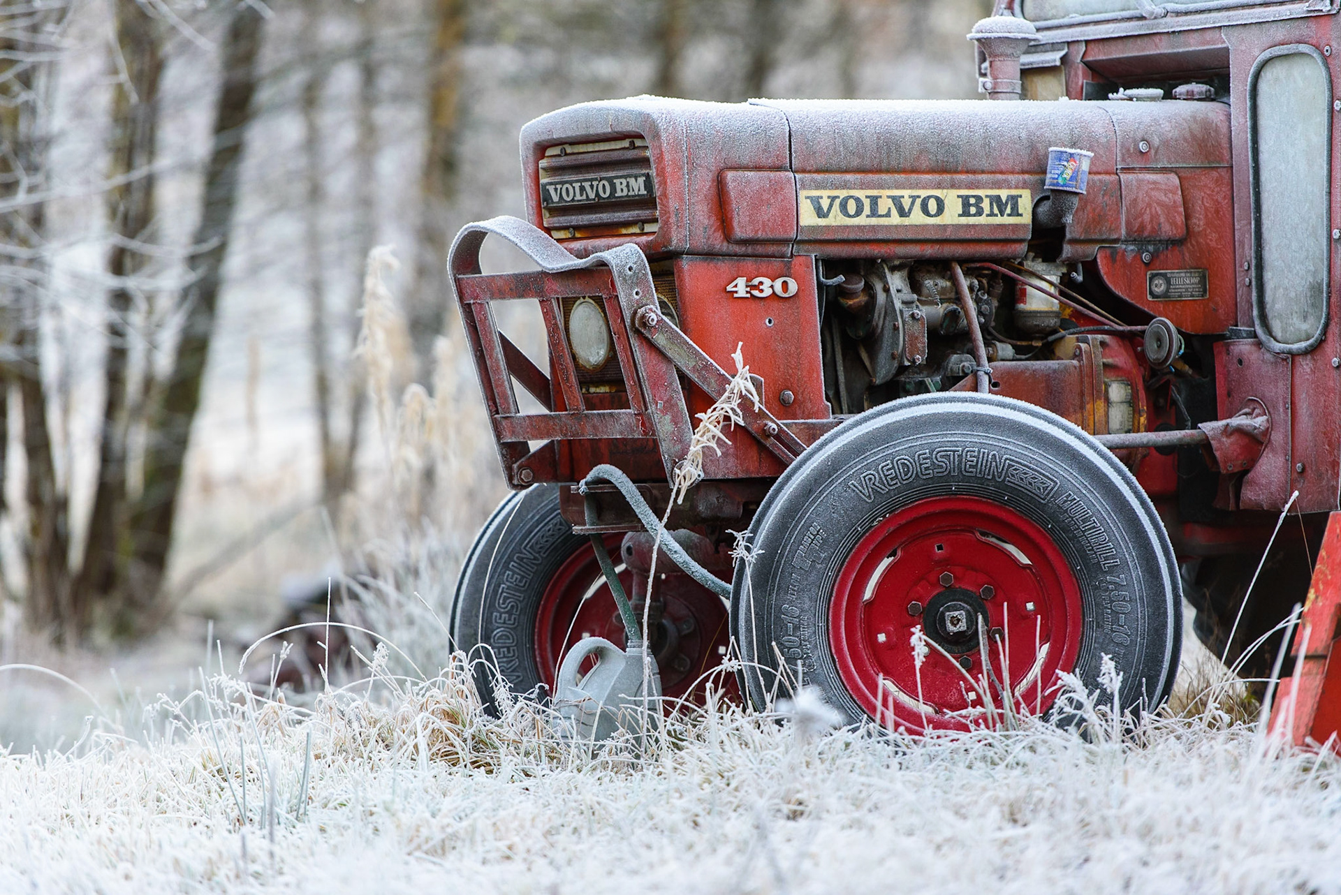 Found this old tractor one cold early morning