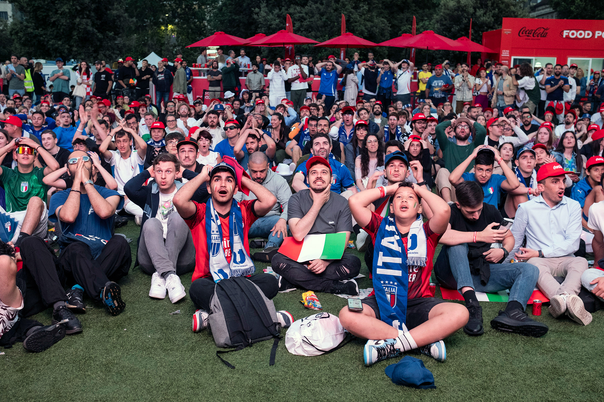24.06.2024 Milano, P.za Duca d'Aosta. Attimi di tensione durante la partita per gli europoi di calcio Italia-Croazia.