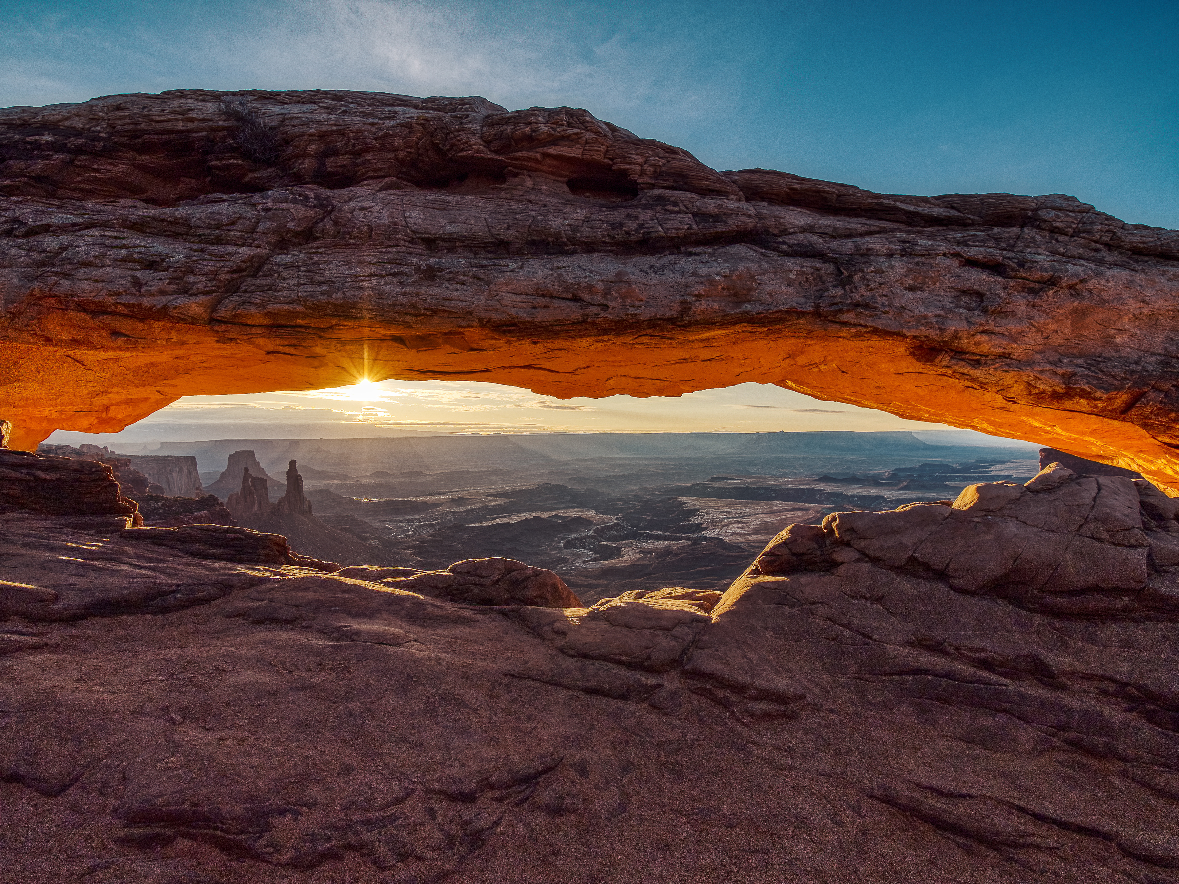Mesa Arch - Aurora HDR