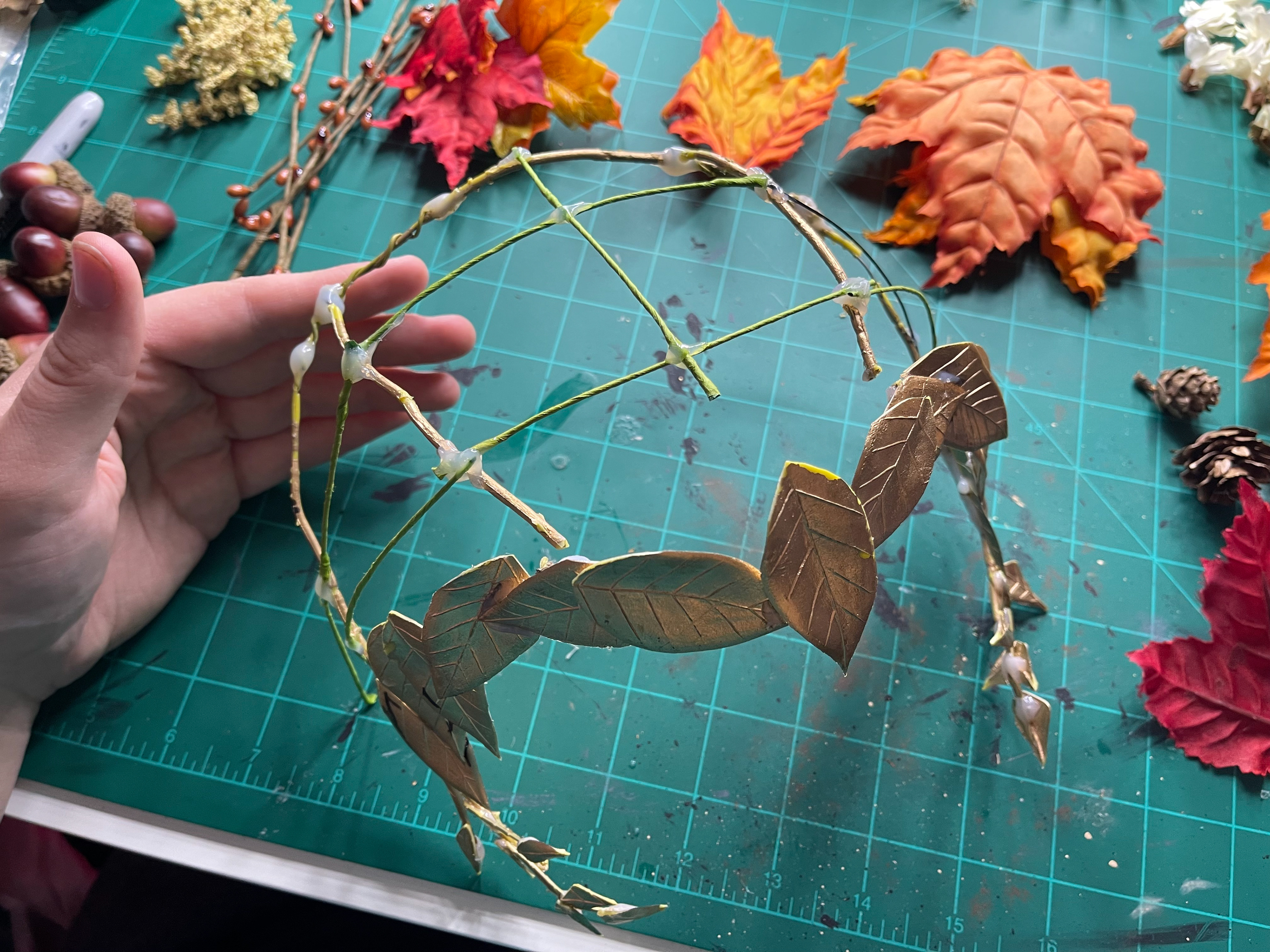 Sculpt Crown Frame