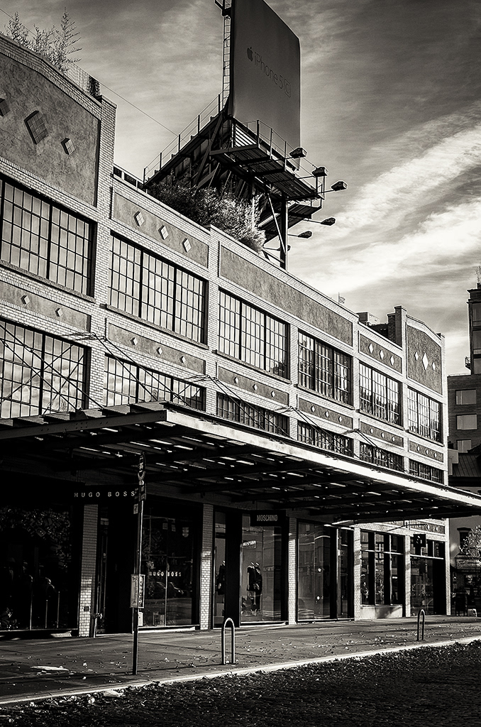 W 14 th St  2