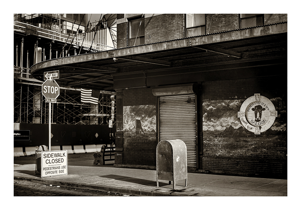 W 13th St