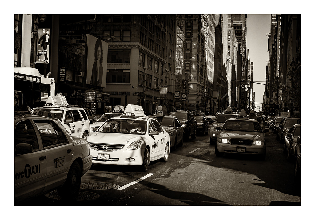 6 th Ave