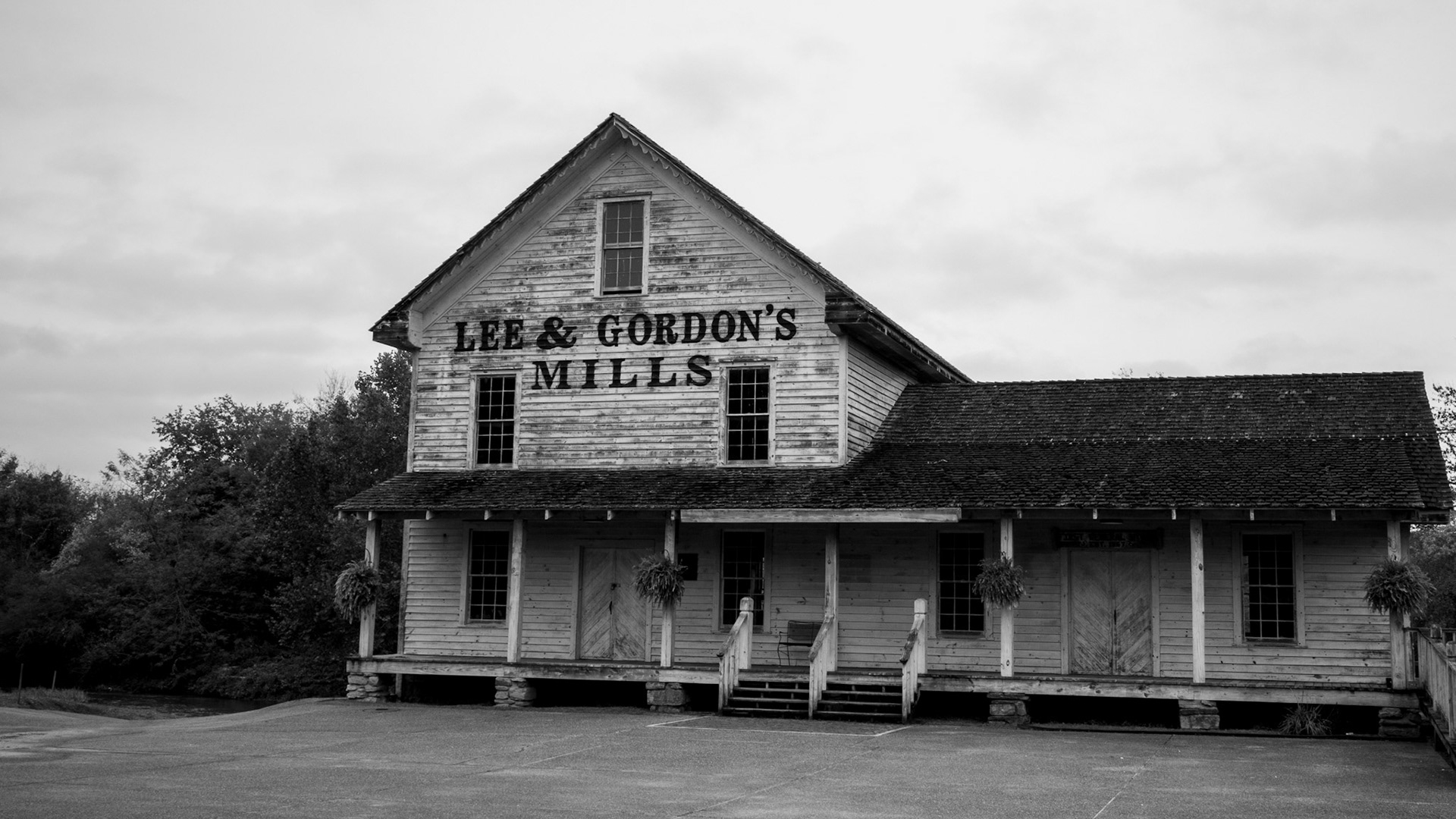 Lee and Gordon's
