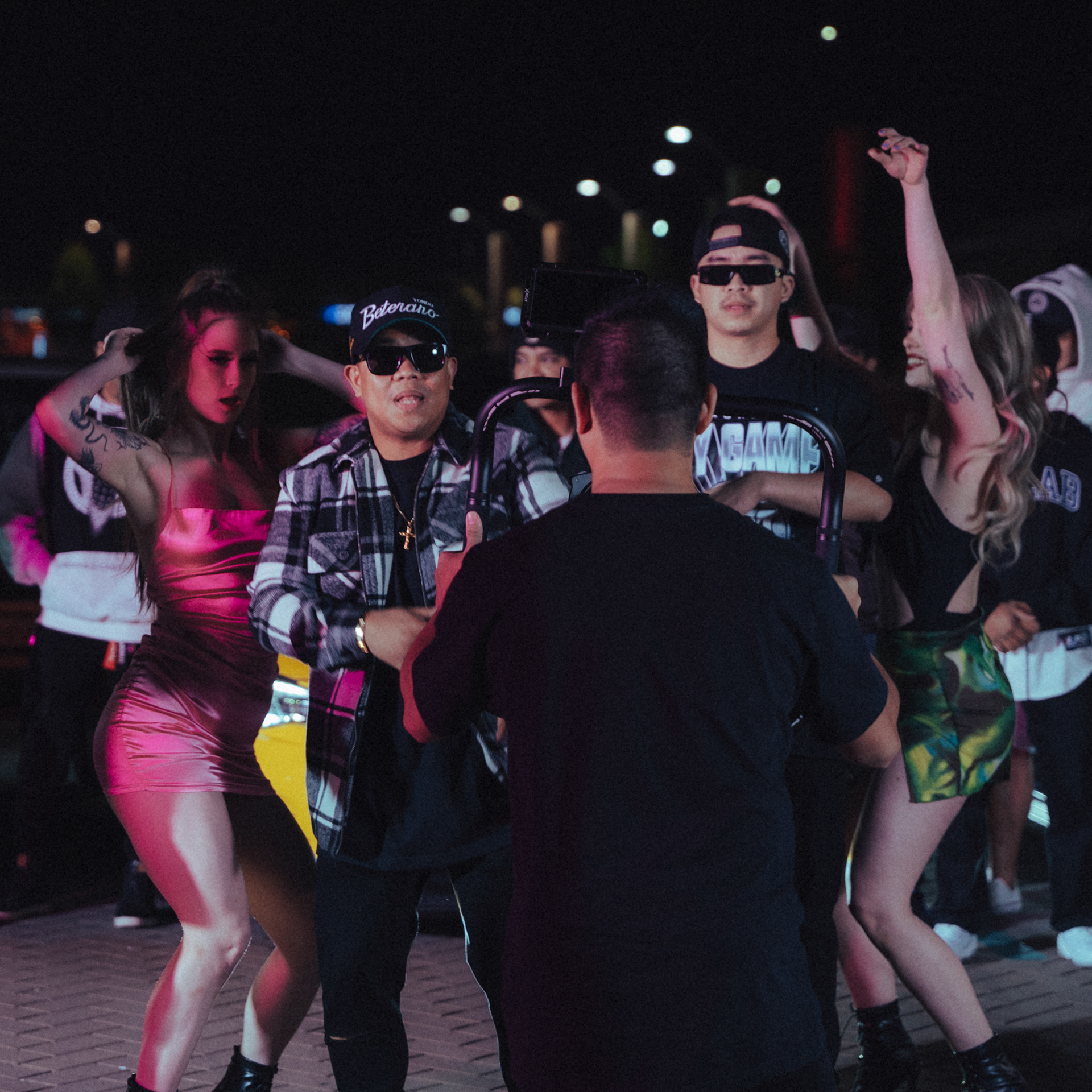 SHAKE THAT | PENNZYY FEAT. CHASE, NIK MAKINO (2023)