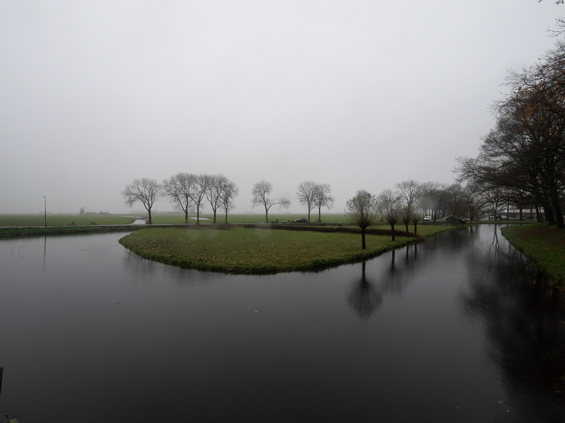 P1068465 Edam "Misty Day"