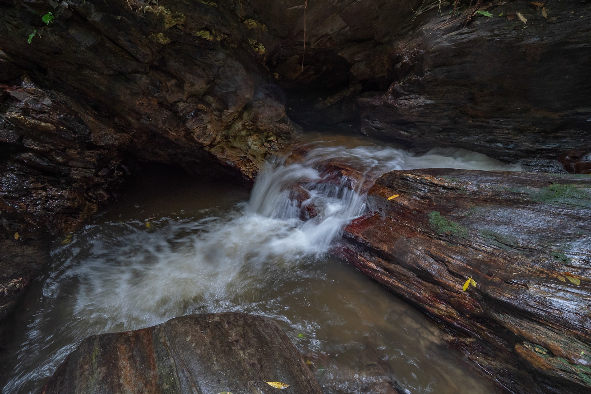 P1072583 As the water flows down it is time to head back out