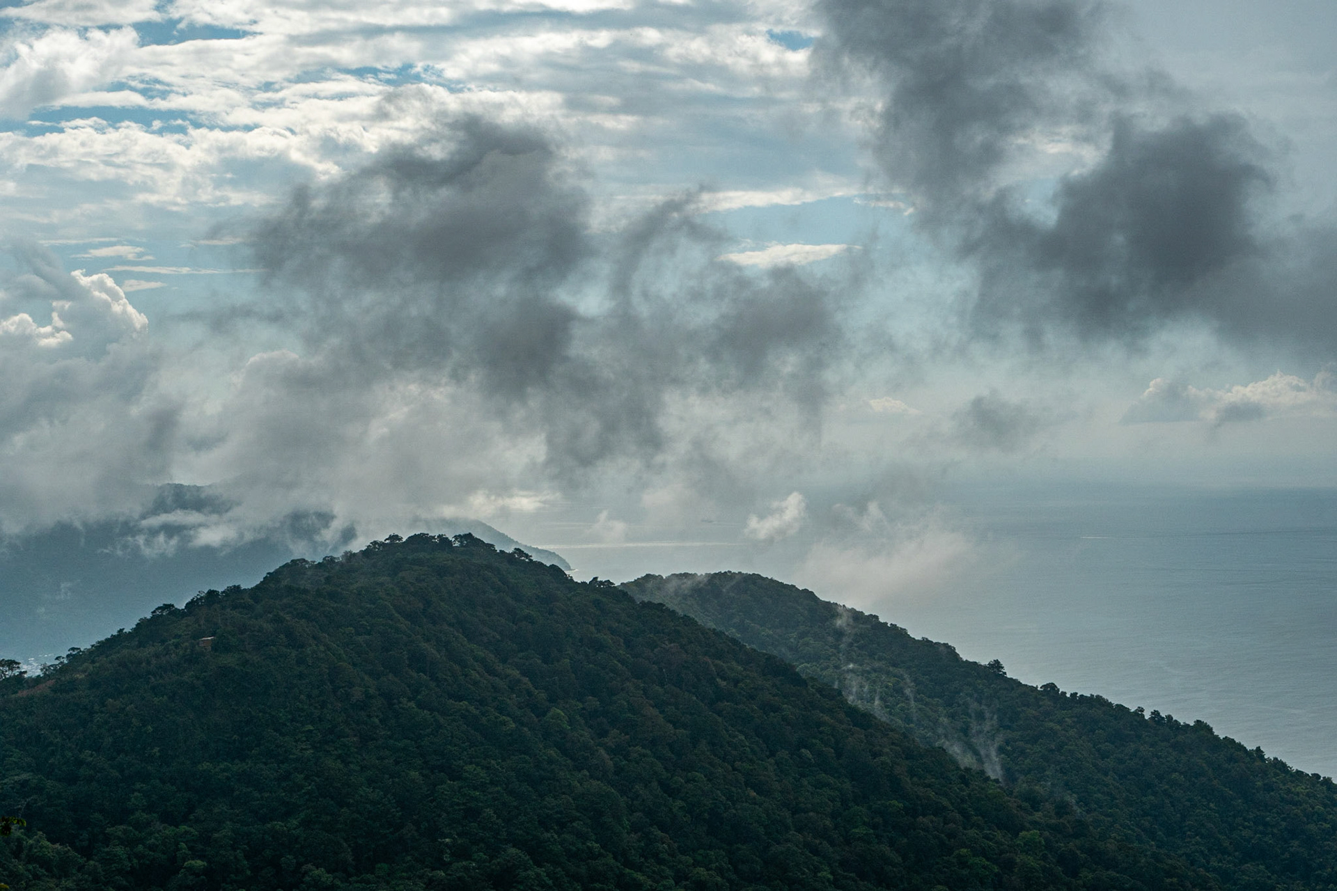 P1067499 Mountains and Clouds
