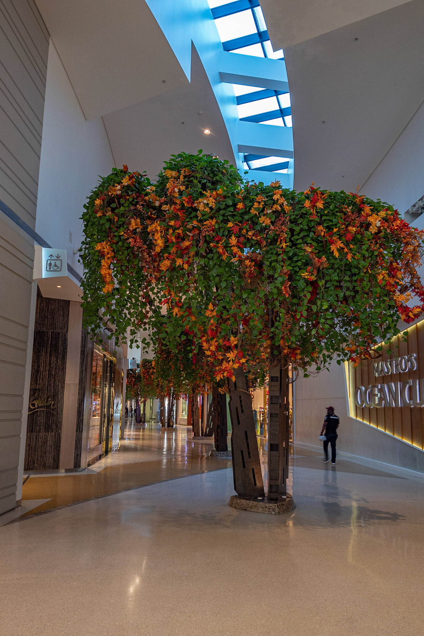 P1094754 Colourful tree in a mall