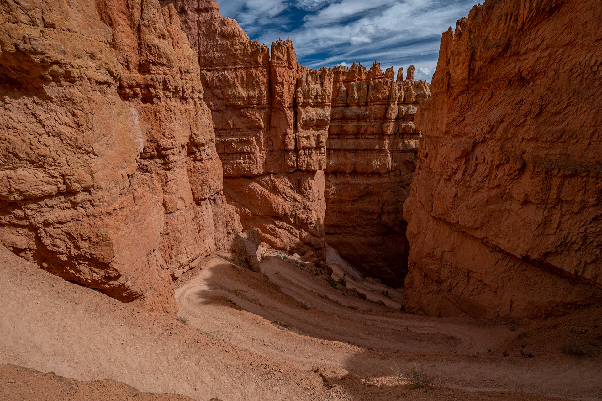 P1073021 There are many trails that lead through Bryce Canyon