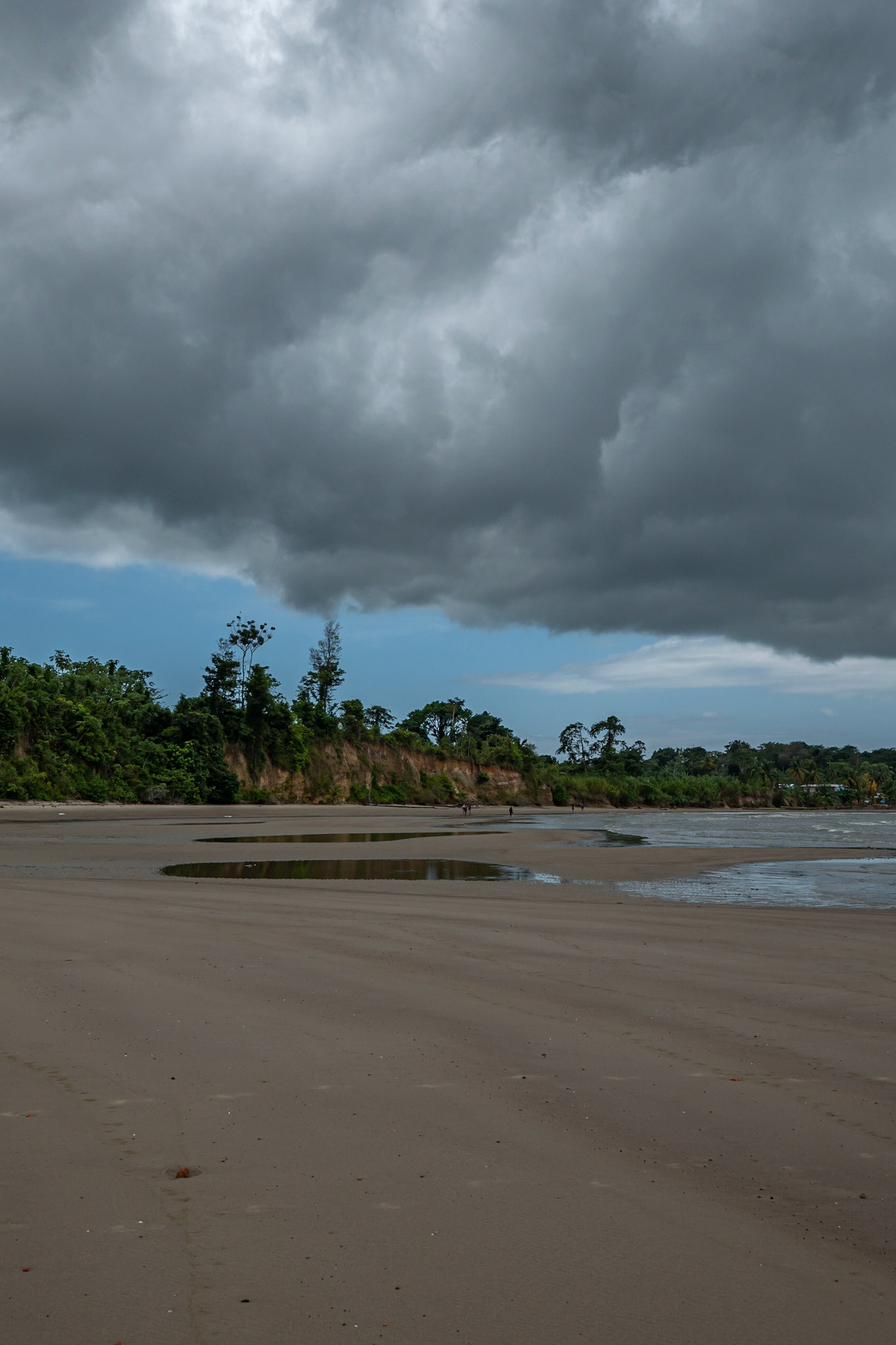 P1070301 Heavy clouds in the distance